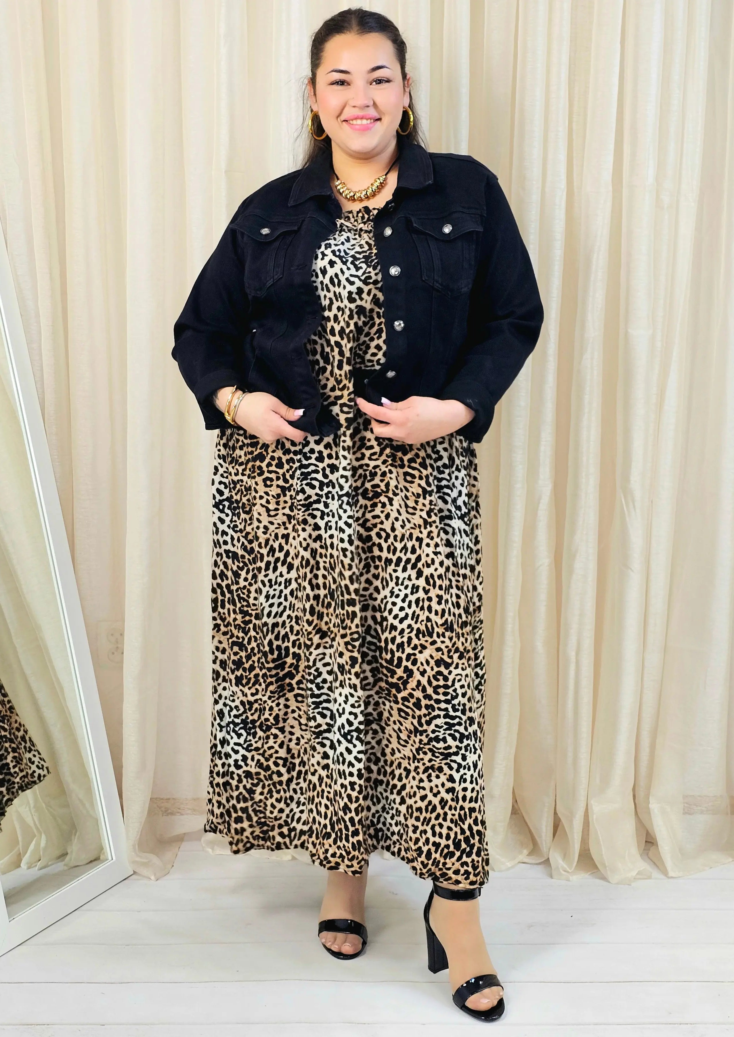 Sukienka plus size maxi w panterkę – lekka, swobodna i ultra kobieca Stylowa XL