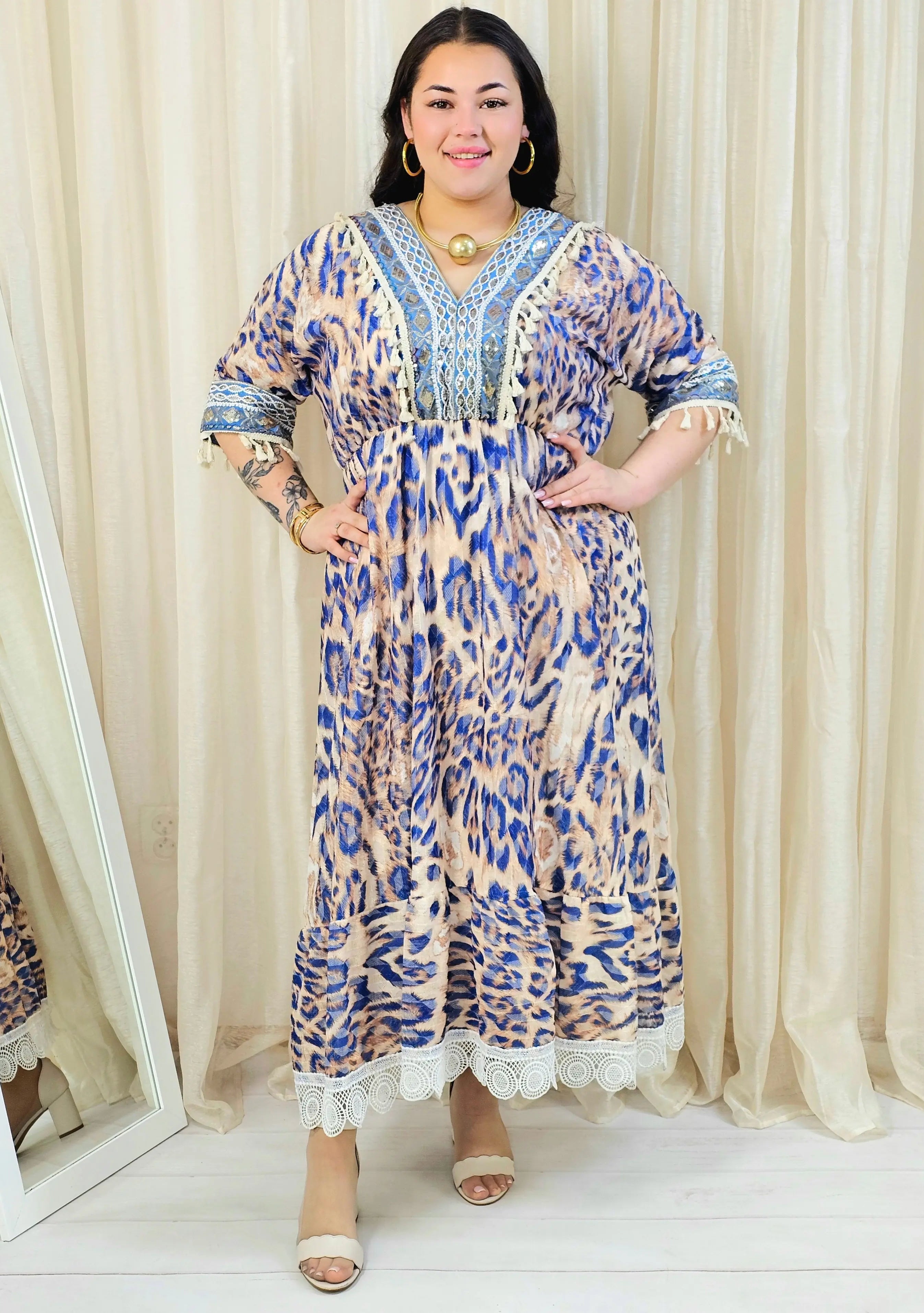 Sukienka plus size maxi z dekoltem V – wzorzysta sukienka damska XXL Stylowa XL