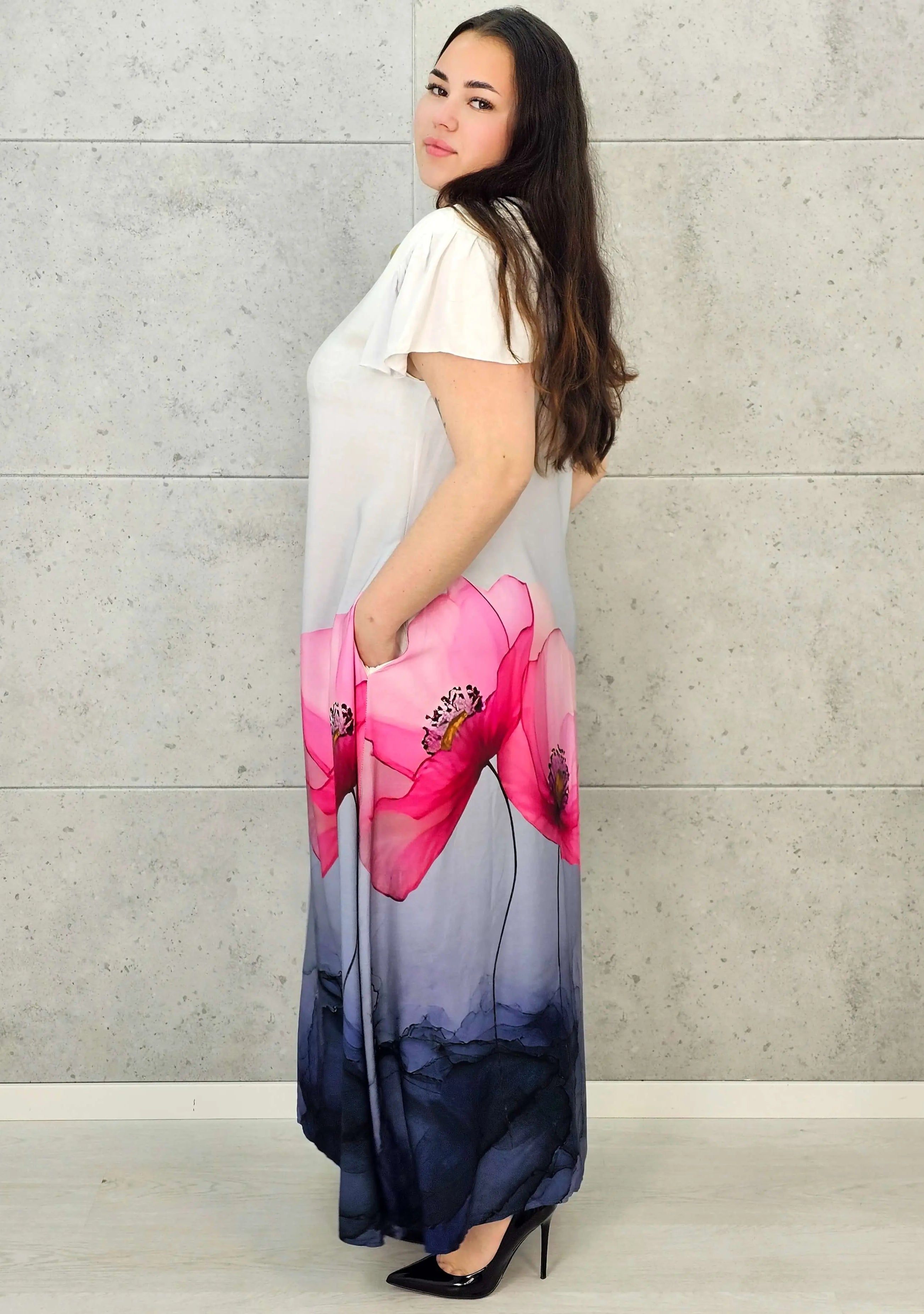 Sukienka plus size maxi z malarskim dołem – elegancka propozycja XXL Stylowa XL