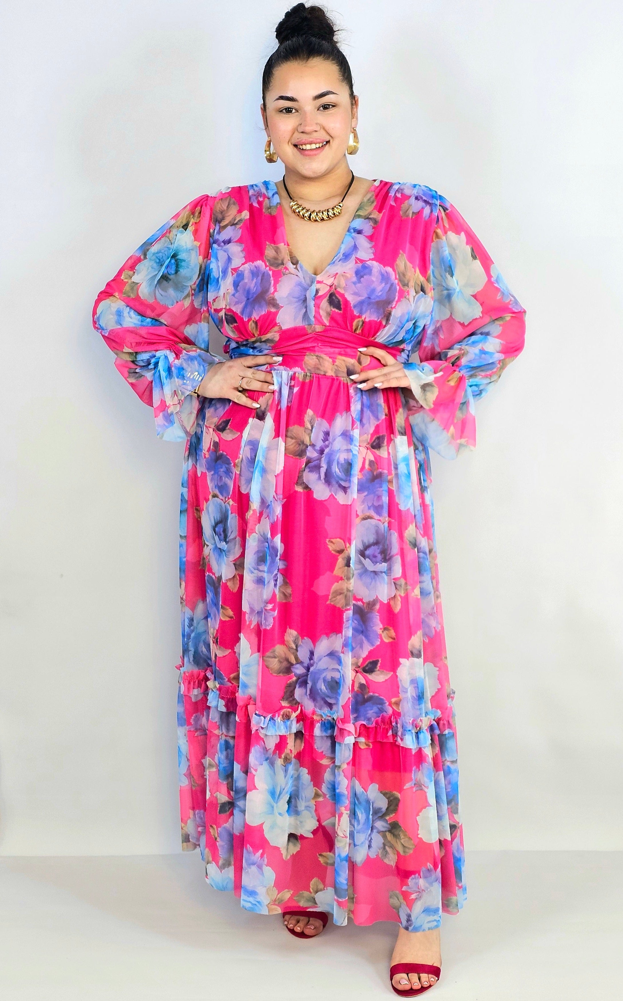 Sukienka plus size midi w kwiatowy print – elegancka i zwiewna propozycja dla kobiet XXL Stylowa XL