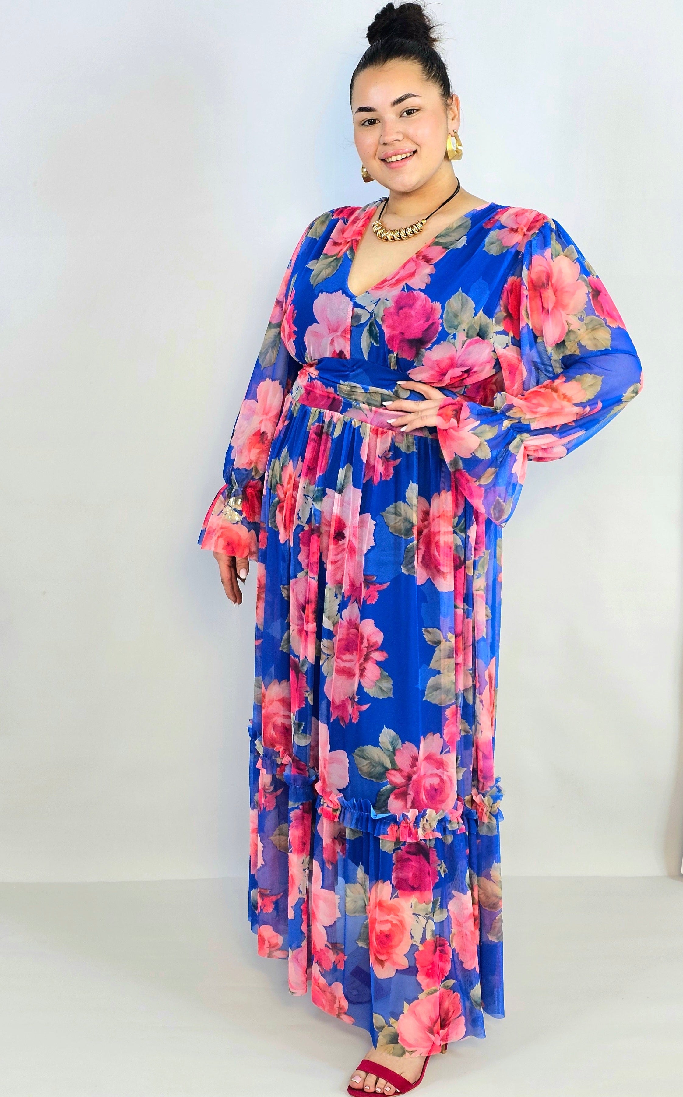 Sukienka plus size midi w kwiatowy print – elegancka i zwiewna propozycja dla kobiet XXL Stylowa XL