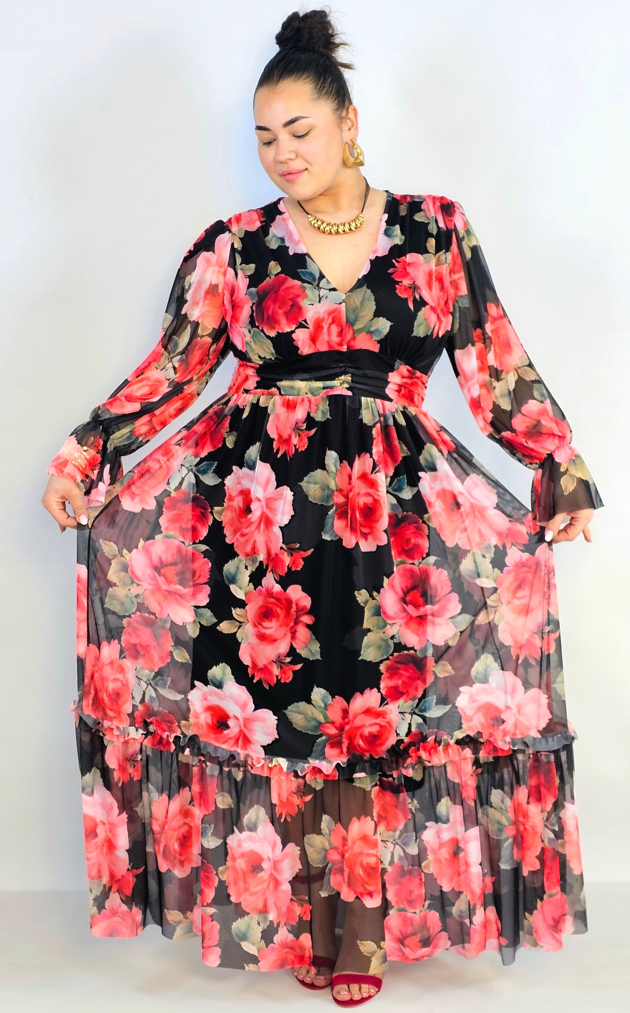 Sukienka plus size midi w kwiatowy print – elegancka i zwiewna propozycja dla kobiet XXL Stylowa XL