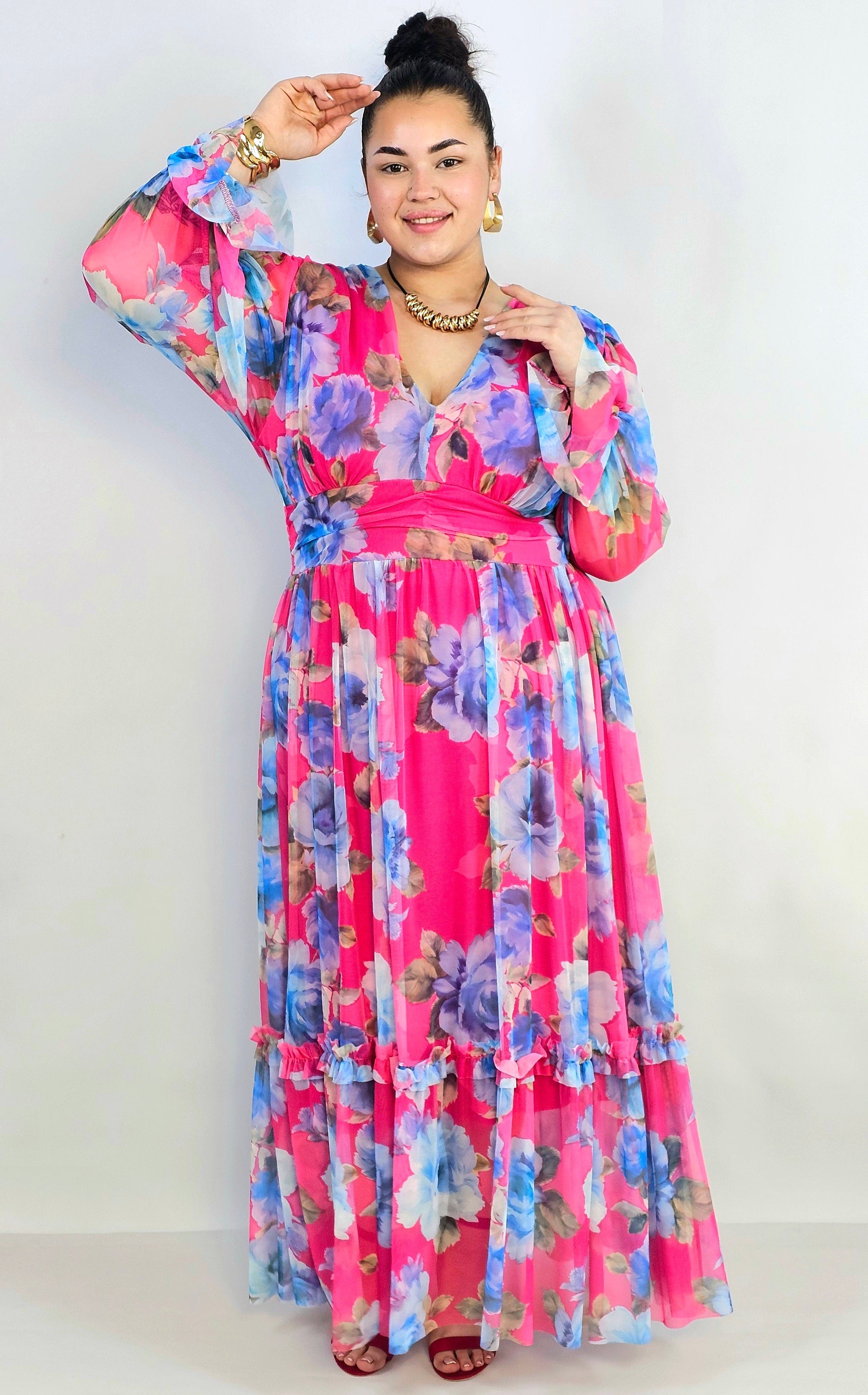 Sukienka plus size midi w kwiatowy print – elegancka i zwiewna propozycja dla kobiet XXL Stylowa XL