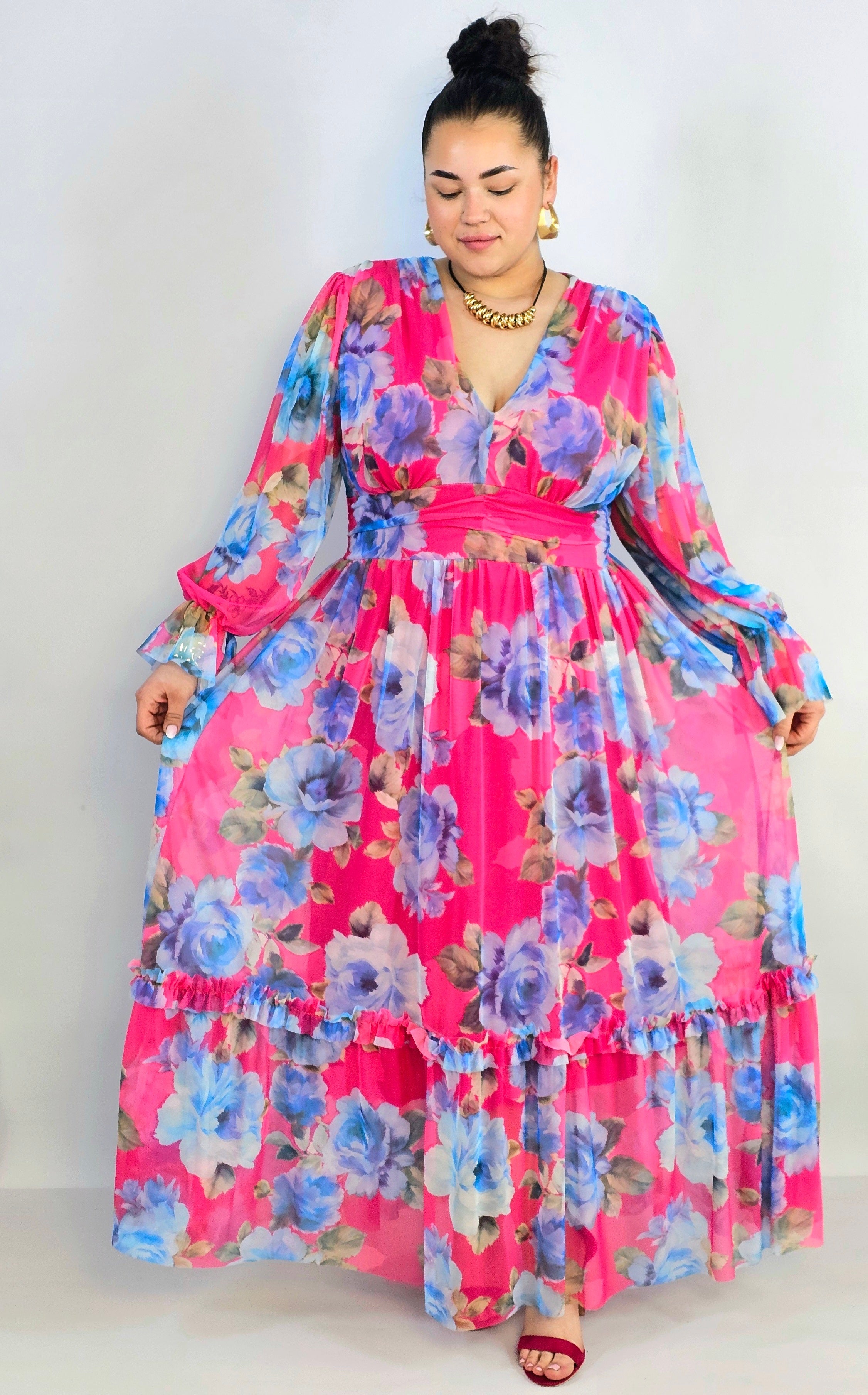 Sukienka plus size midi w kwiatowy print – elegancka i zwiewna propozycja dla kobiet XXL Stylowa XL