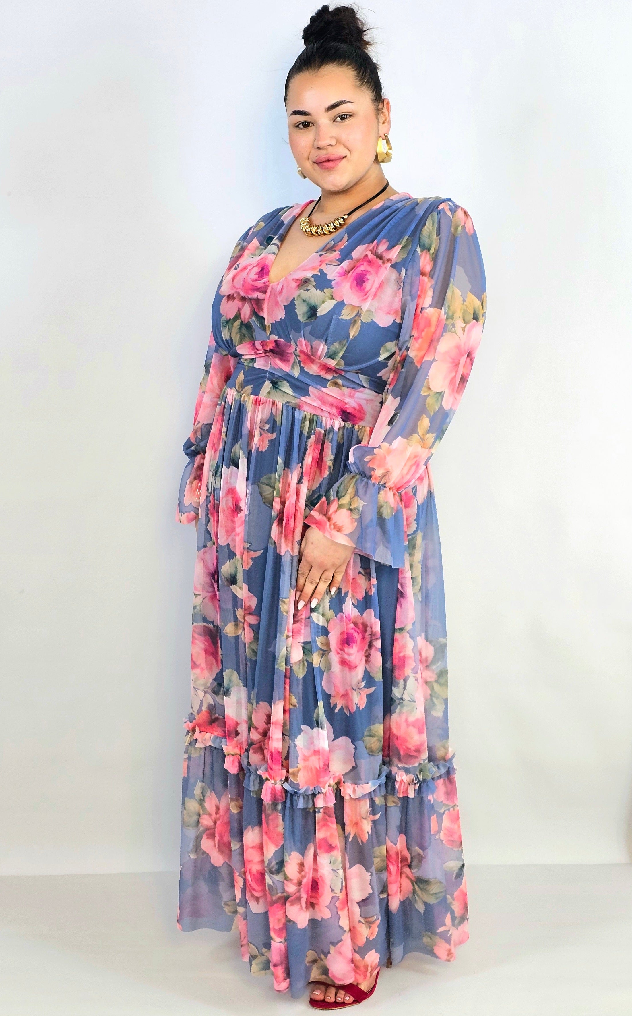Sukienka plus size midi w kwiatowy print – elegancka i zwiewna propozycja dla kobiet XXL Stylowa XL