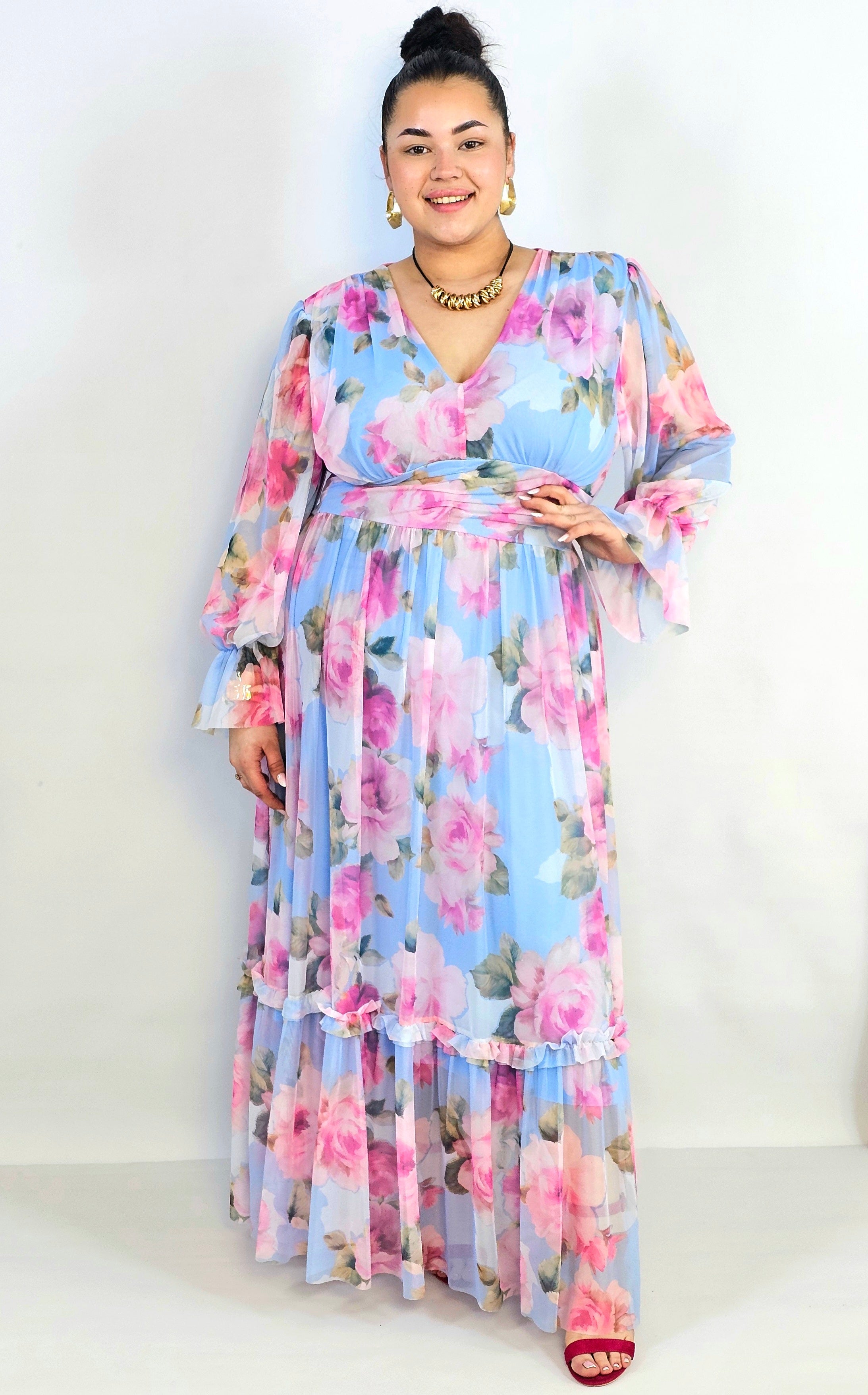 Sukienka plus size midi w kwiatowy print – elegancka i zwiewna propozycja dla kobiet XXL Stylowa XL
