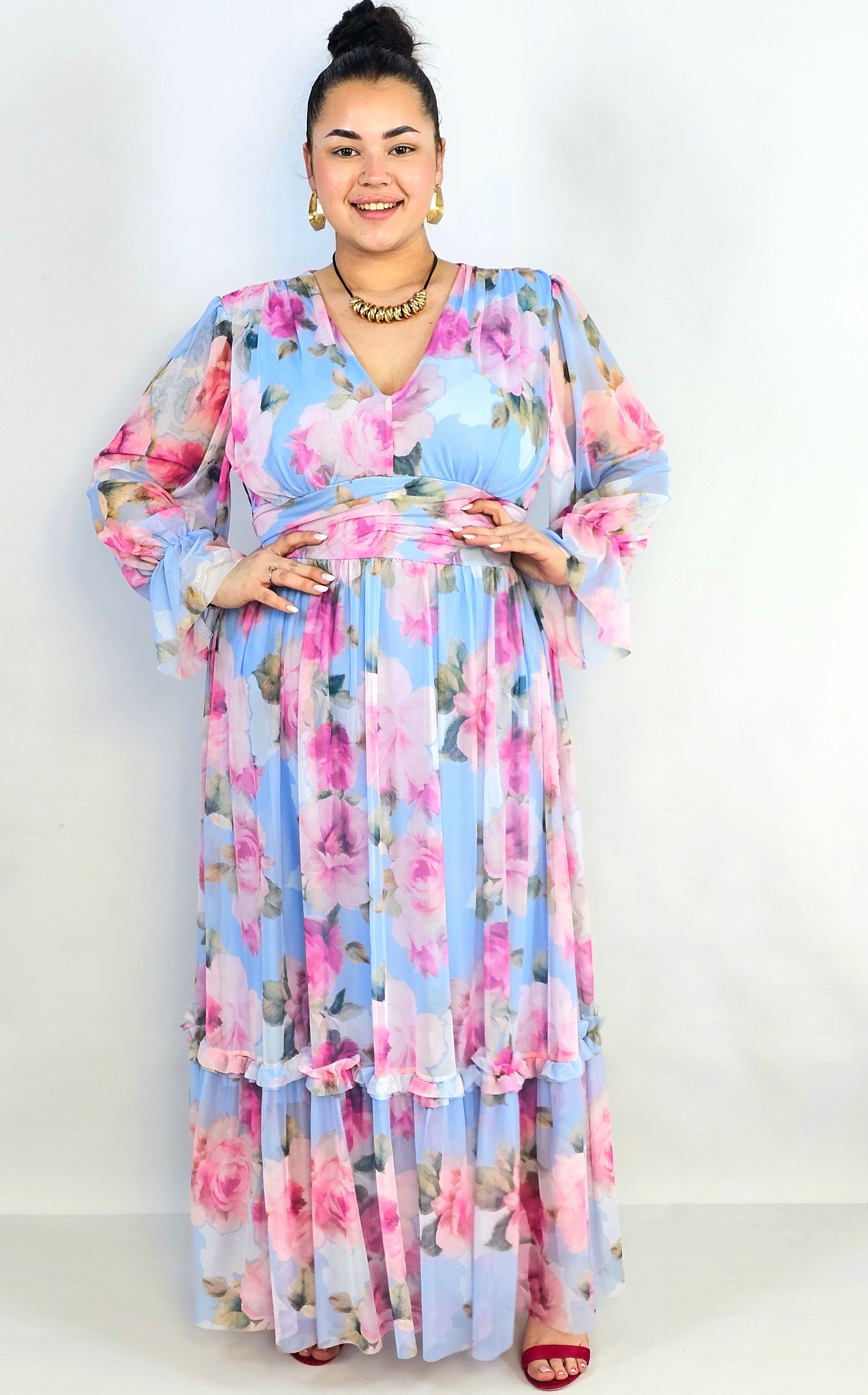 Sukienka plus size midi w kwiatowy print – elegancka i zwiewna propozycja dla kobiet XXL Stylowa XL