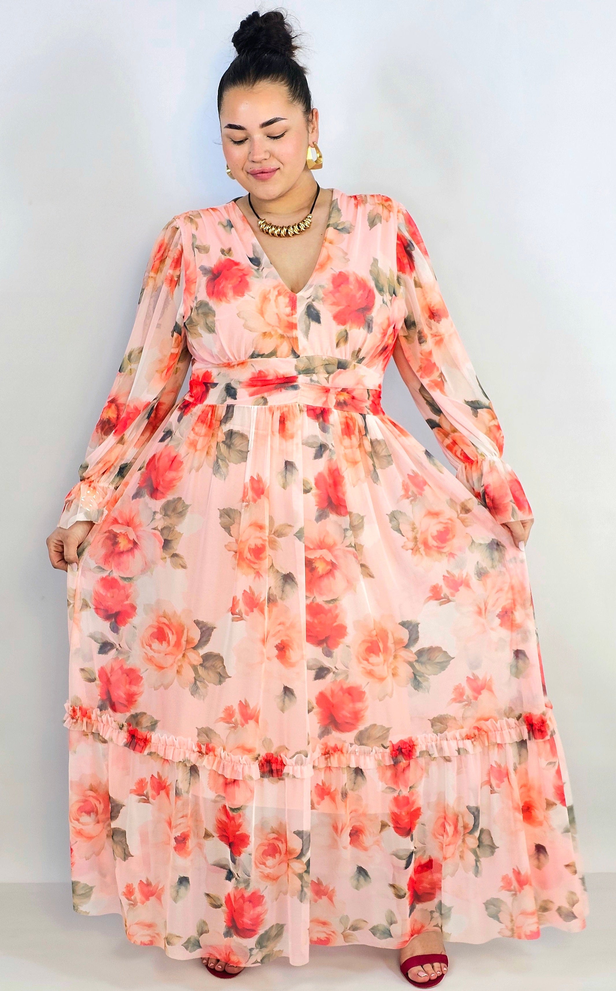 Sukienka plus size midi w kwiatowy print – elegancka i zwiewna propozycja dla kobiet XXL Stylowa XL