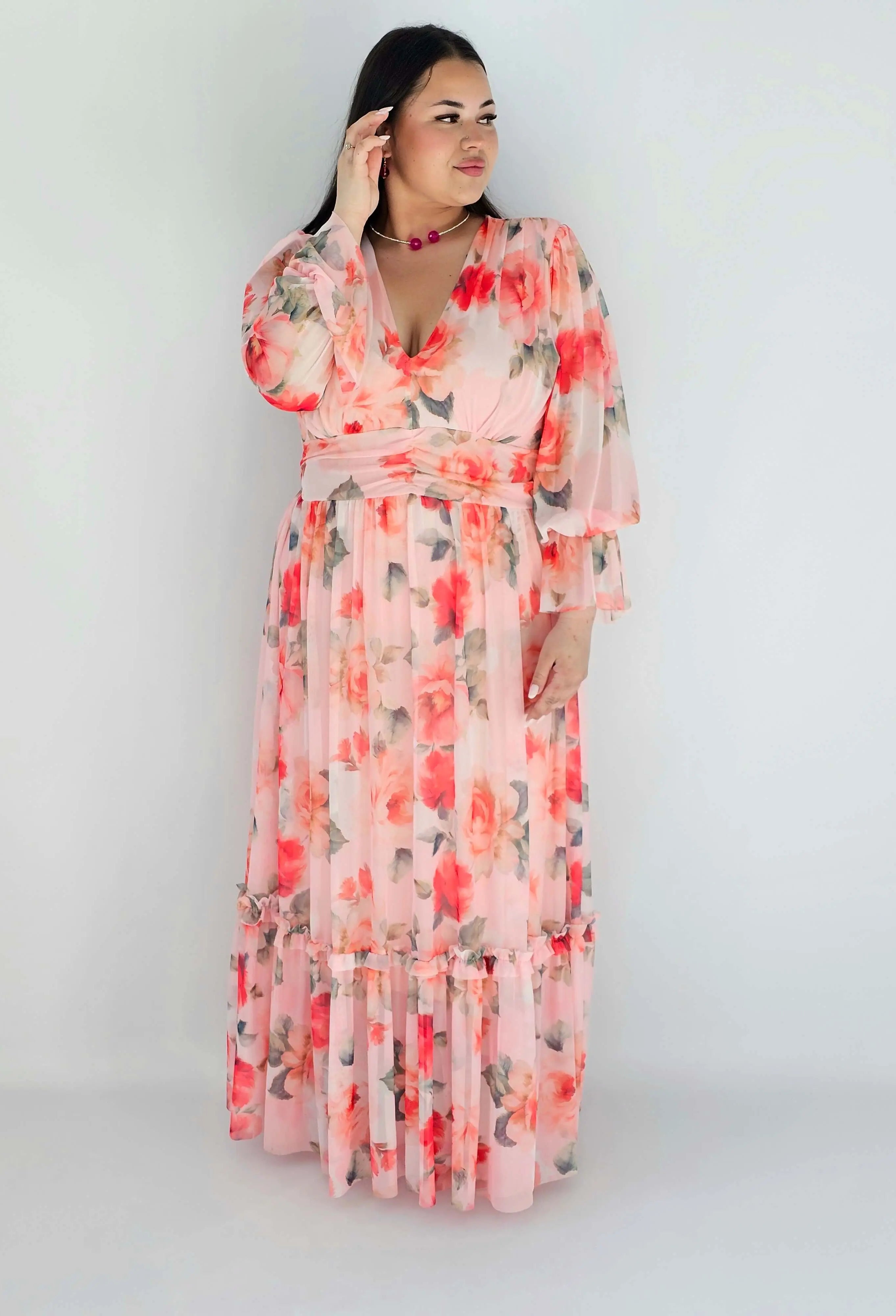 Sukienka plus size midi w kwiatowy print – elegancka i zwiewna propozycja dla kobiet XXL Stylowa XL