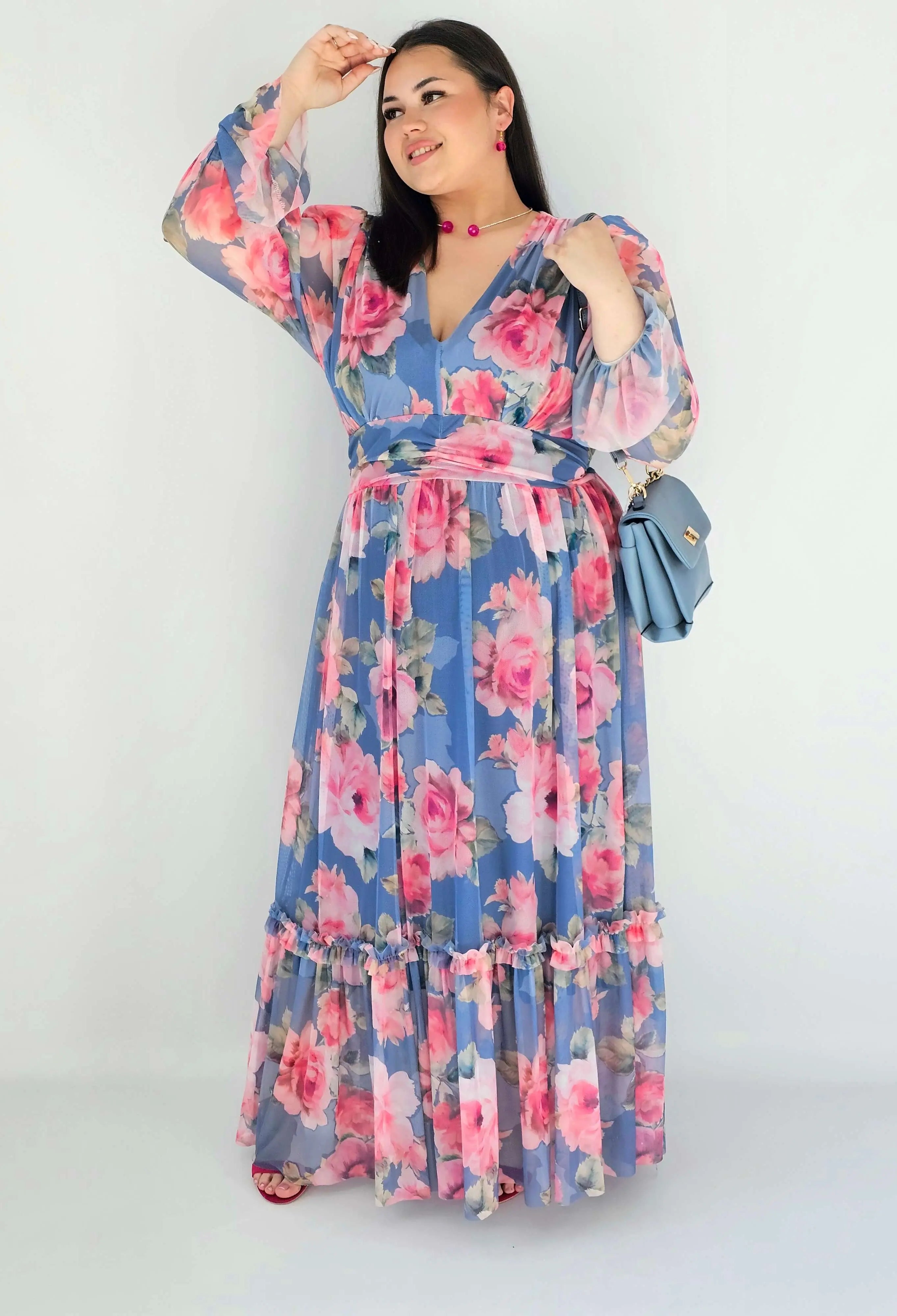 Sukienka plus size midi w kwiatowy print – elegancka i zwiewna propozycja dla kobiet XXL Stylowa XL
