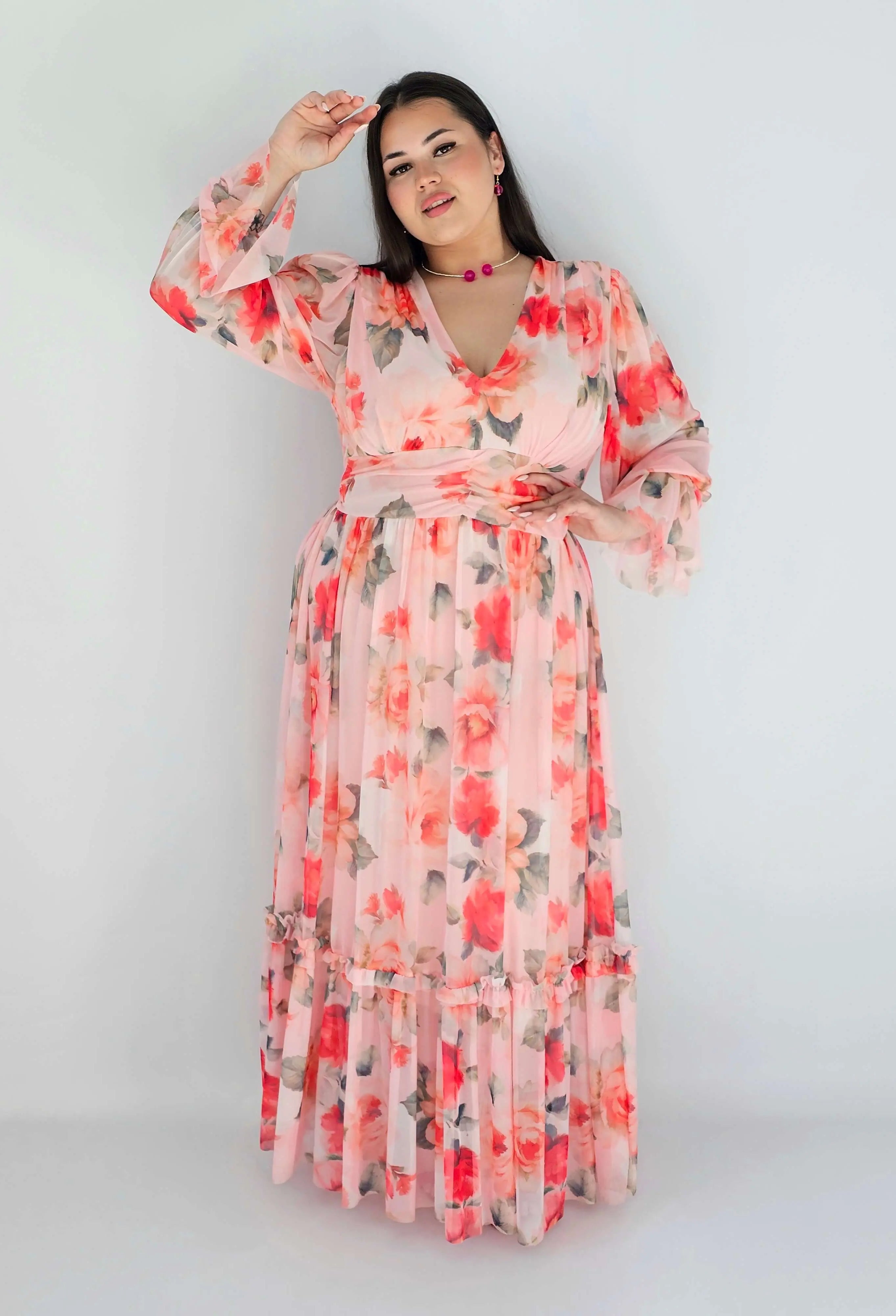Sukienka plus size midi w kwiatowy print – elegancka i zwiewna propozycja dla kobiet XXL Stylowa XL