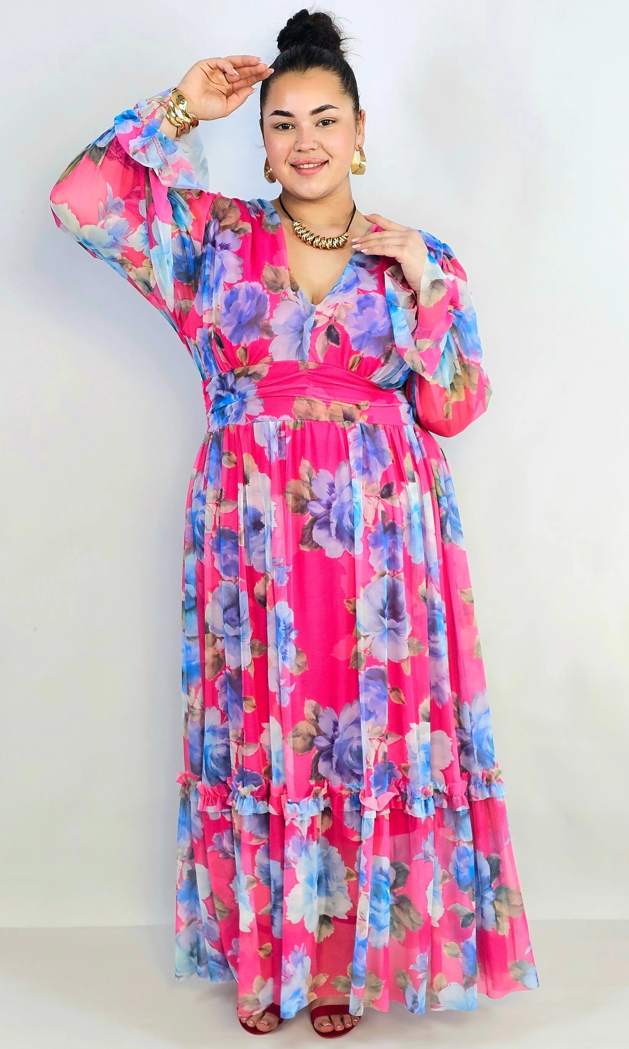 Sukienka plus size midi w kwiatowy print – elegancka i zwiewna propozycja dla kobiet XXL Stylowa XL