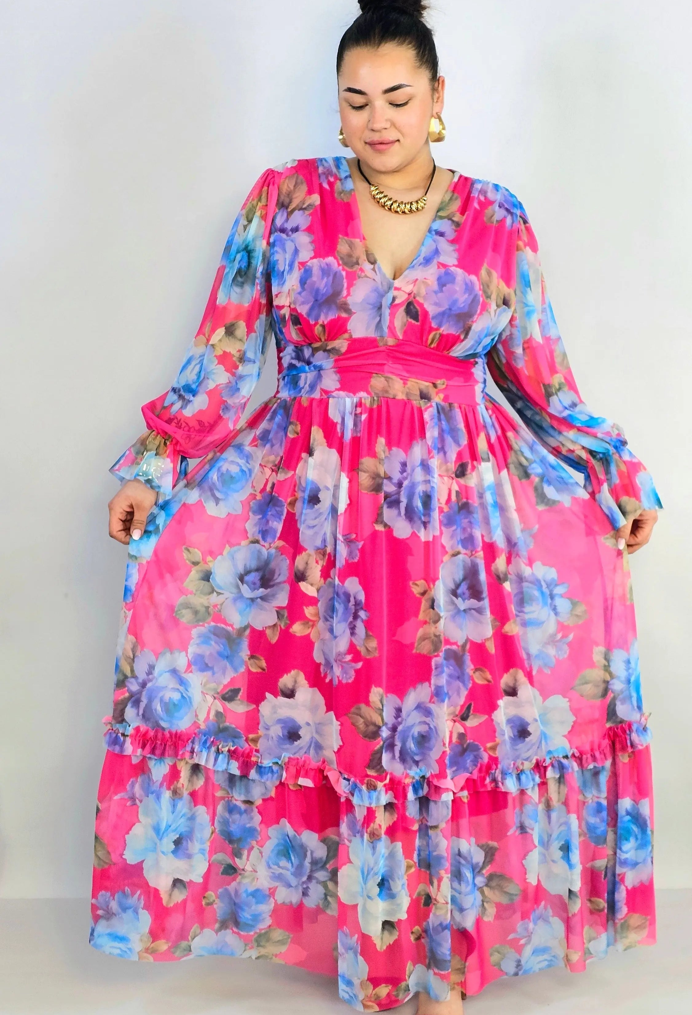 Sukienka plus size midi w kwiatowy print – elegancka i zwiewna propozycja dla kobiet XXL Stylowa XL