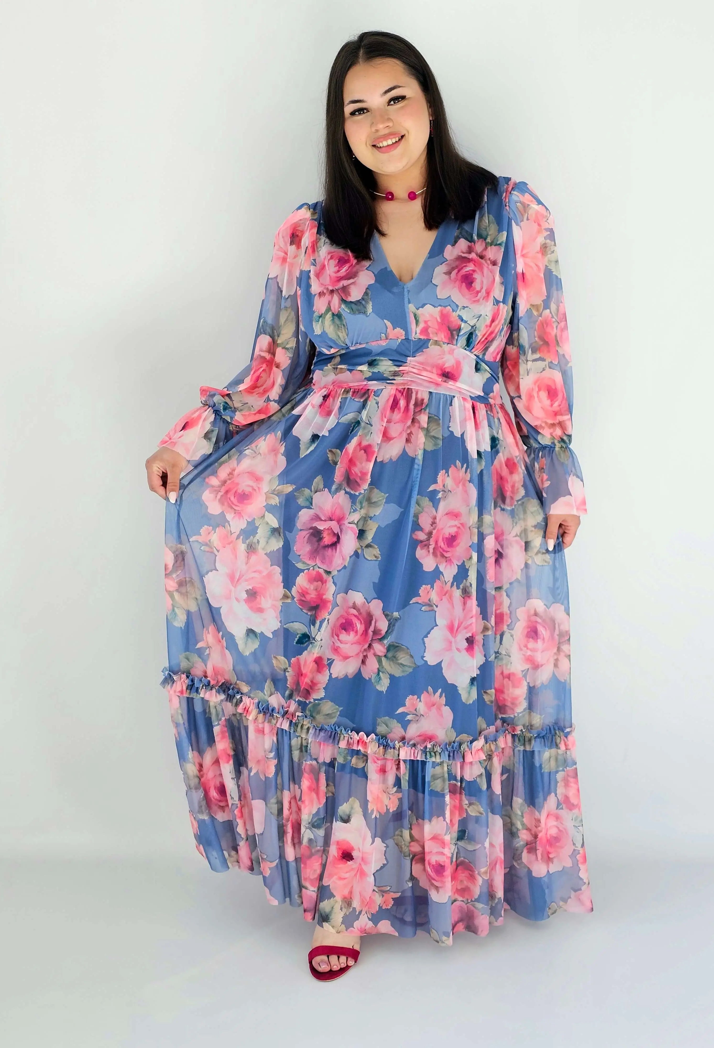 Sukienka plus size midi w kwiatowy print – elegancka i zwiewna propozycja dla kobiet XXL Stylowa XL