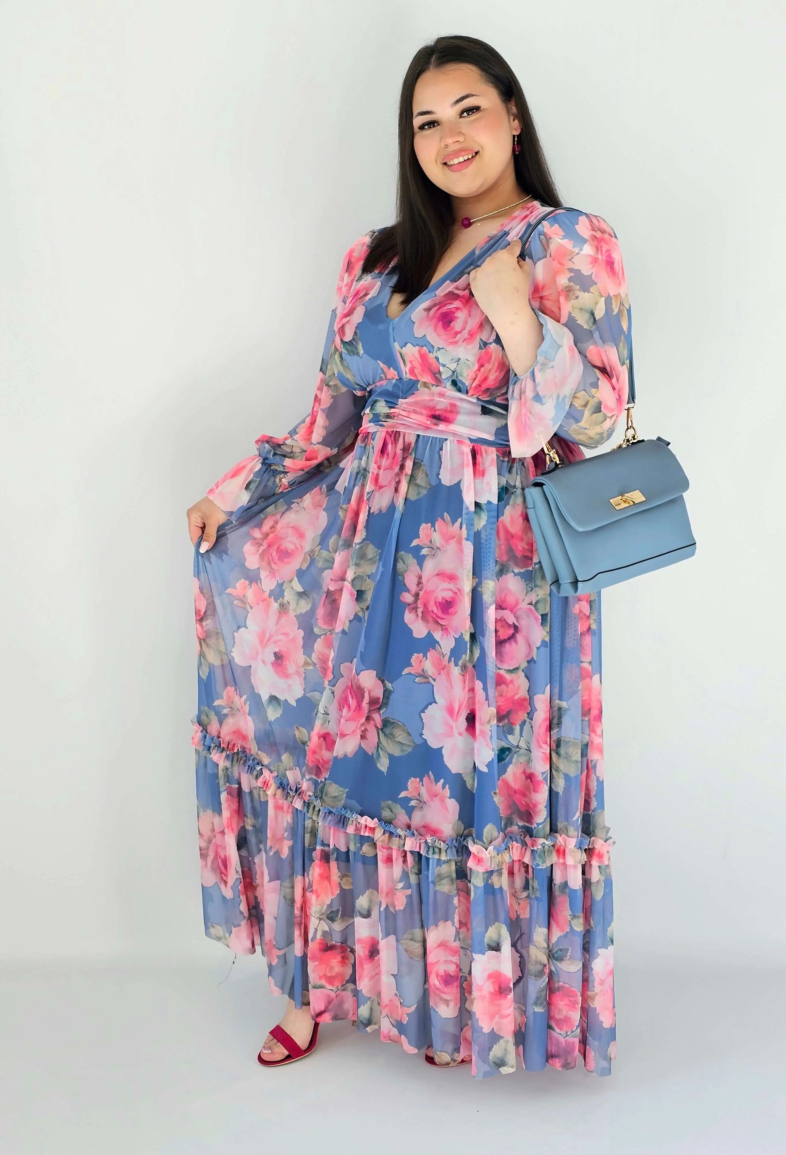 Sukienka plus size midi w kwiatowy print – elegancka i zwiewna propozycja dla kobiet XXL Stylowa XL