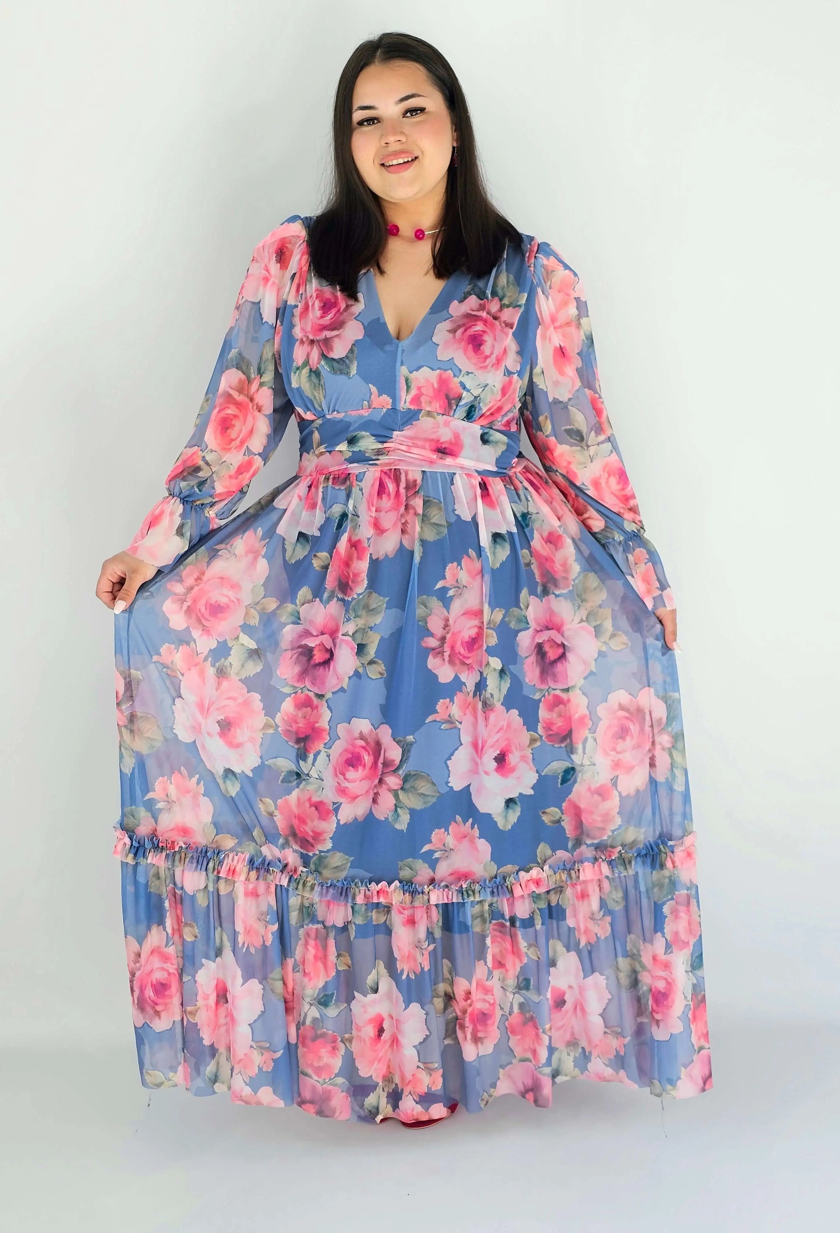 Sukienka plus size midi w kwiatowy print – elegancka i zwiewna propozycja dla kobiet XXL Stylowa XL