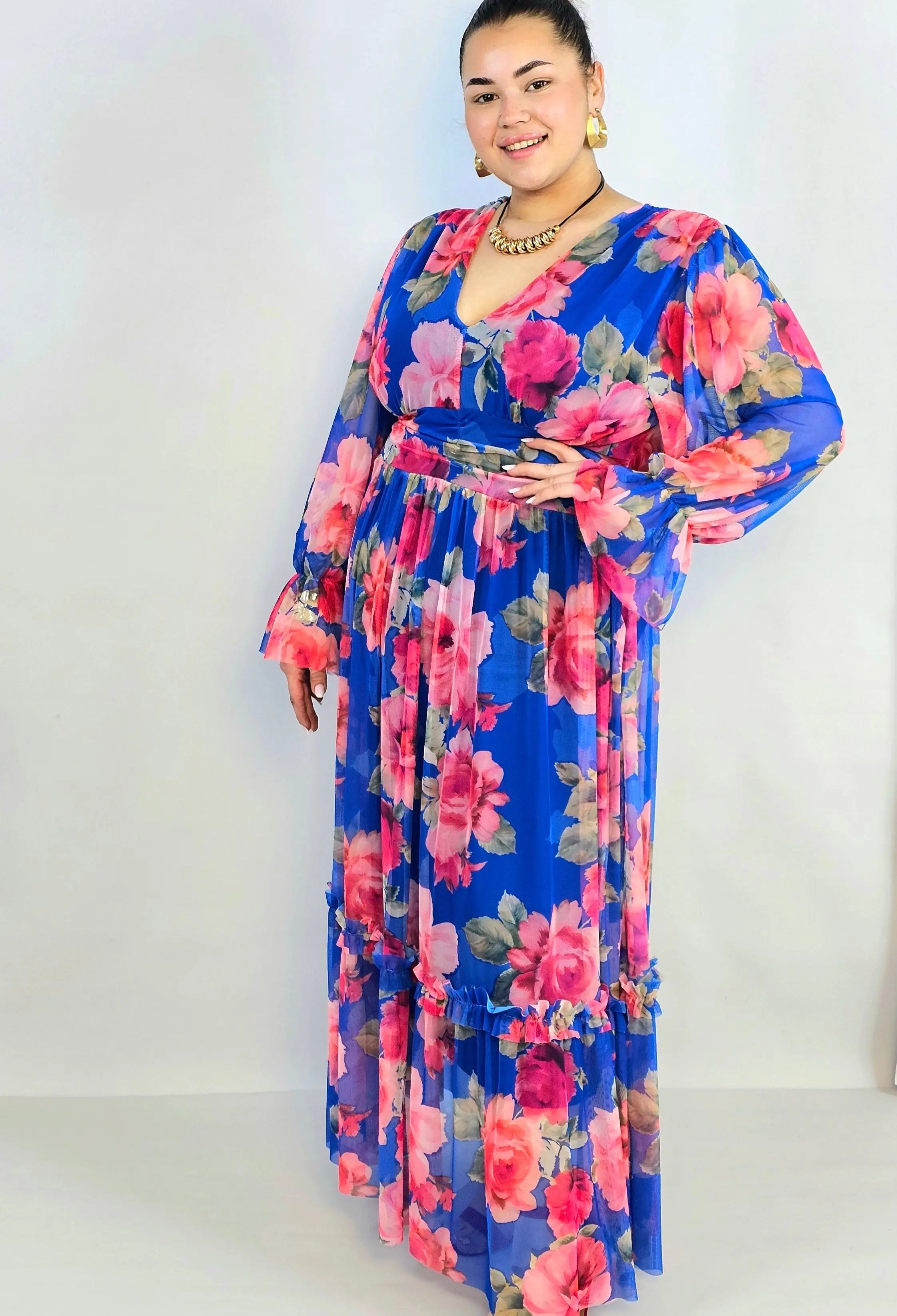 Sukienka plus size midi w kwiatowy print – elegancka i zwiewna propozycja dla kobiet XXL Stylowa XL