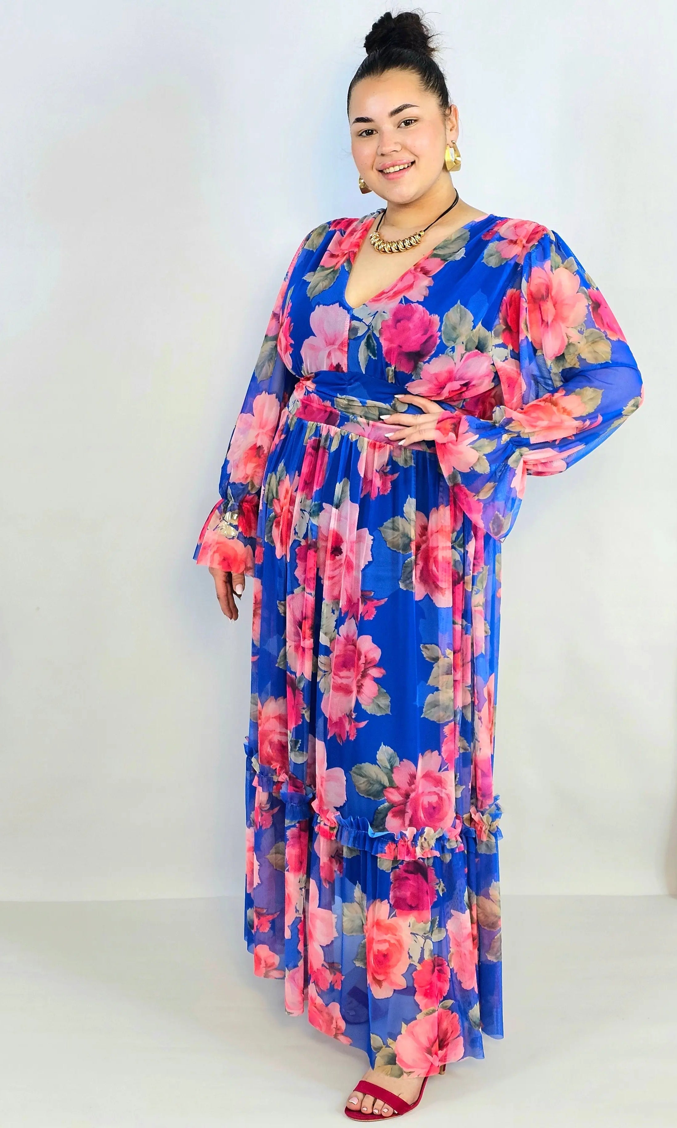 Sukienka plus size midi w kwiatowy print – elegancka i zwiewna propozycja dla kobiet XXL Stylowa XL