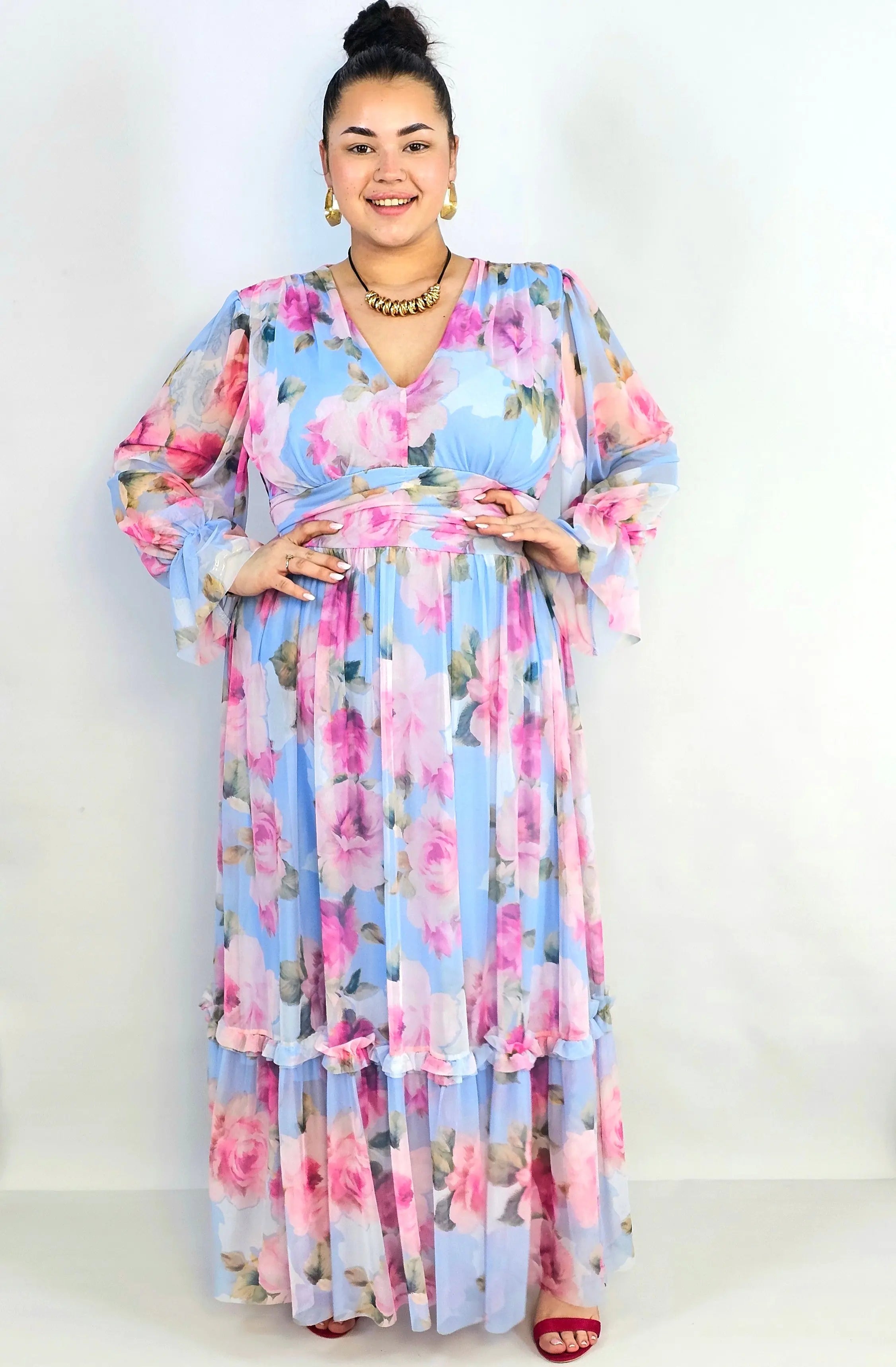 Sukienka plus size midi w kwiatowy print – elegancka i zwiewna propozycja dla kobiet XXL Stylowa XL