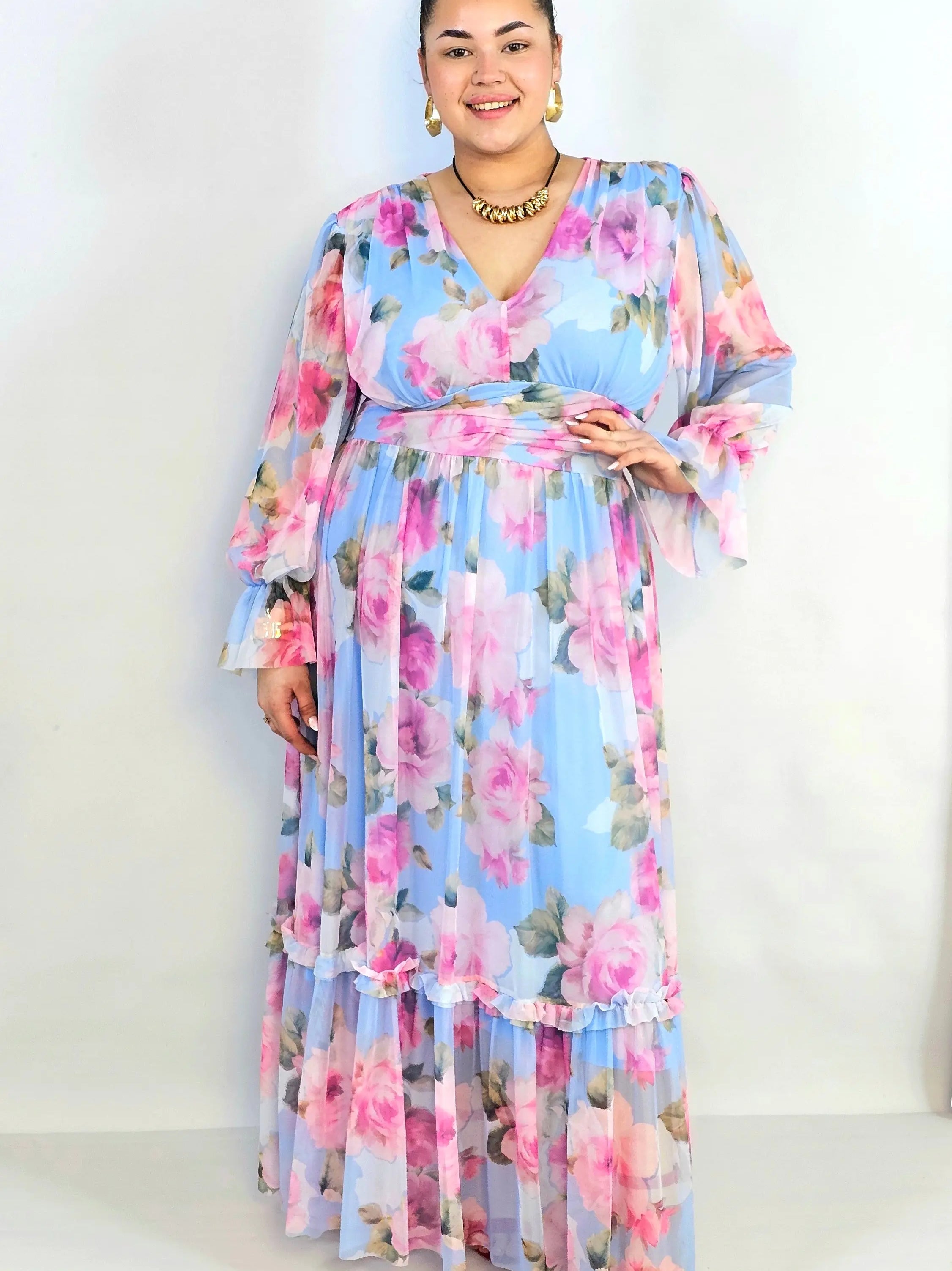 Sukienka plus size midi w kwiatowy print – elegancka i zwiewna propozycja dla kobiet XXL Stylowa XL