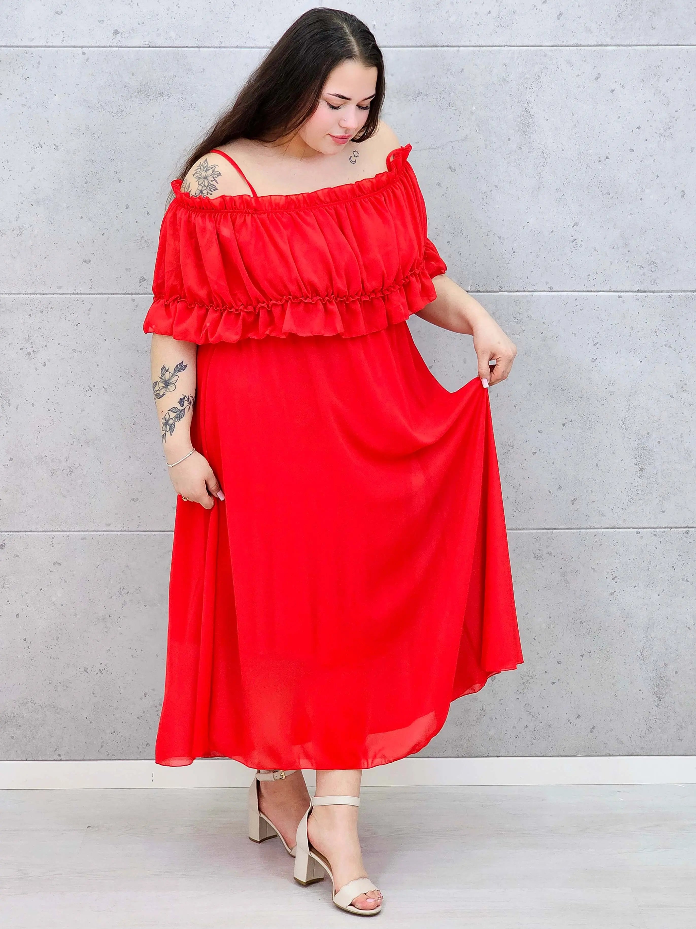 Sukienka plus size midi z falbaną i ramiączkami Stylowa XL