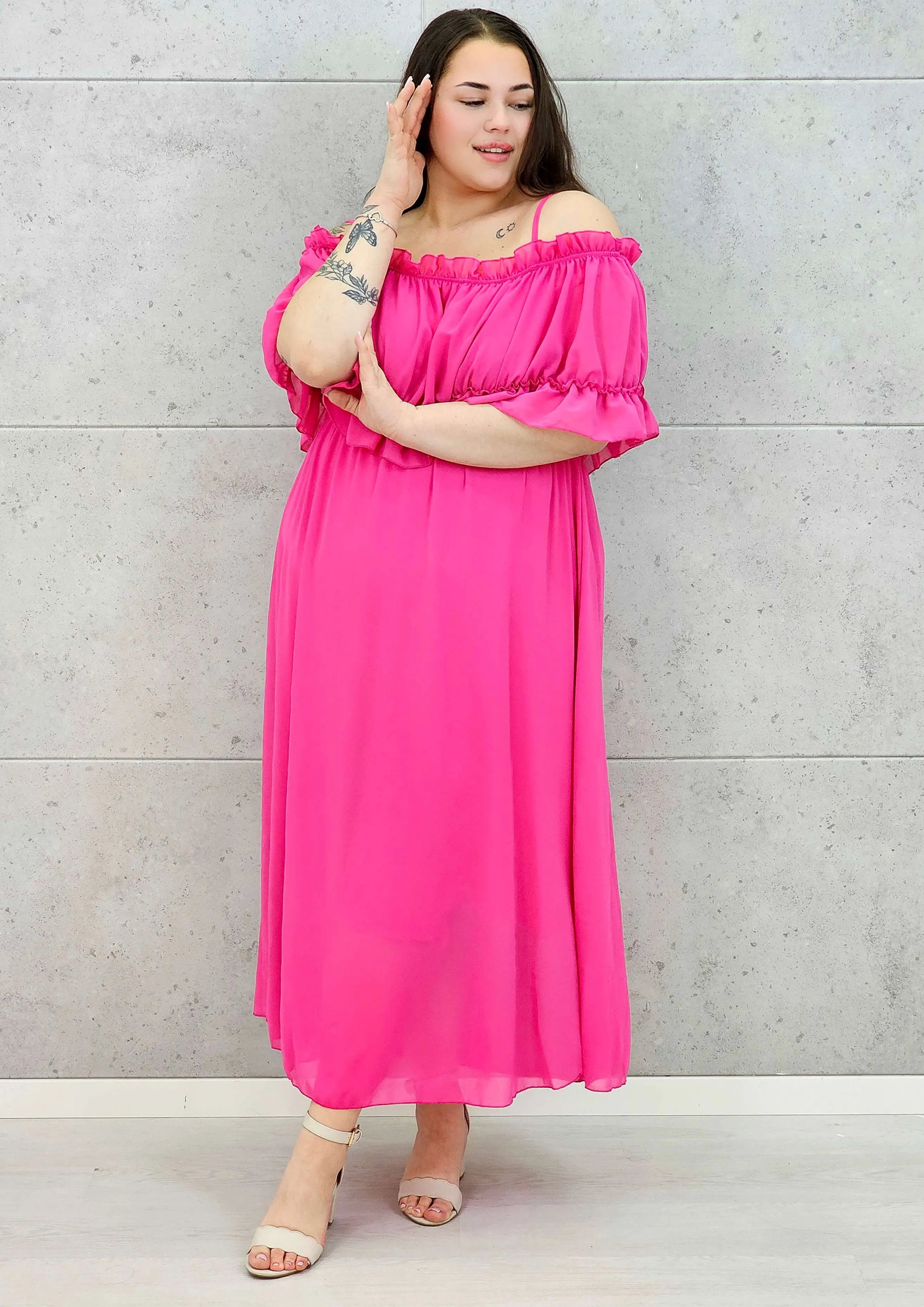 Sukienka plus size midi z falbaną i ramiączkami Stylowa XL