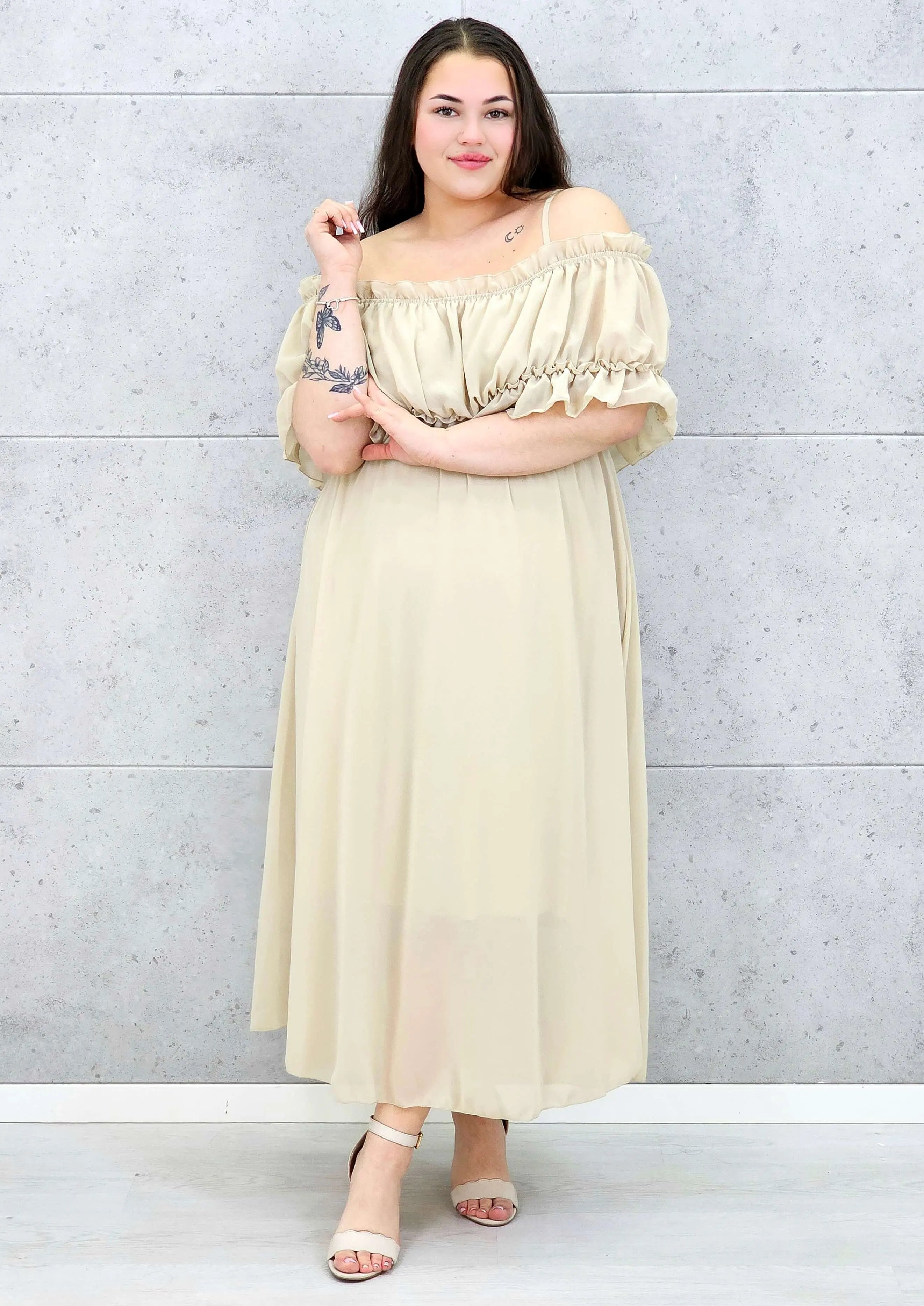 Sukienka plus size midi z falbaną i ramiączkami Stylowa XL