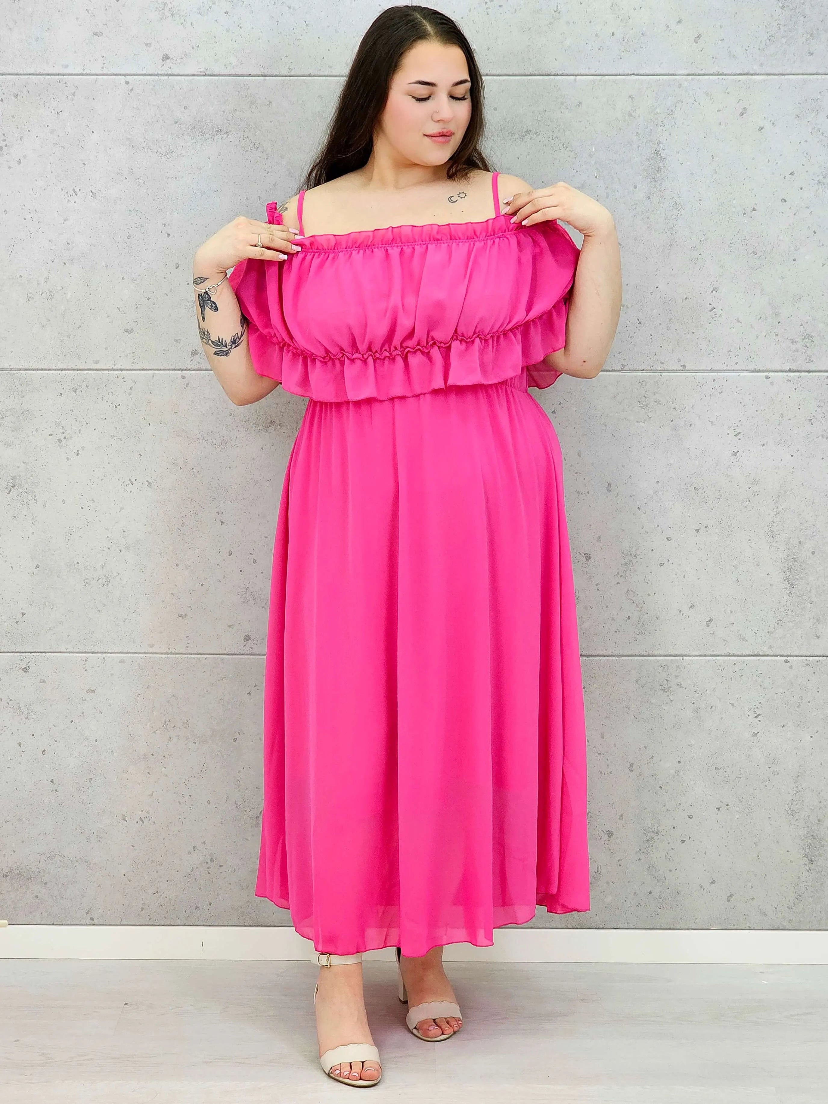 Sukienka plus size midi z falbaną i ramiączkami Stylowa XL
