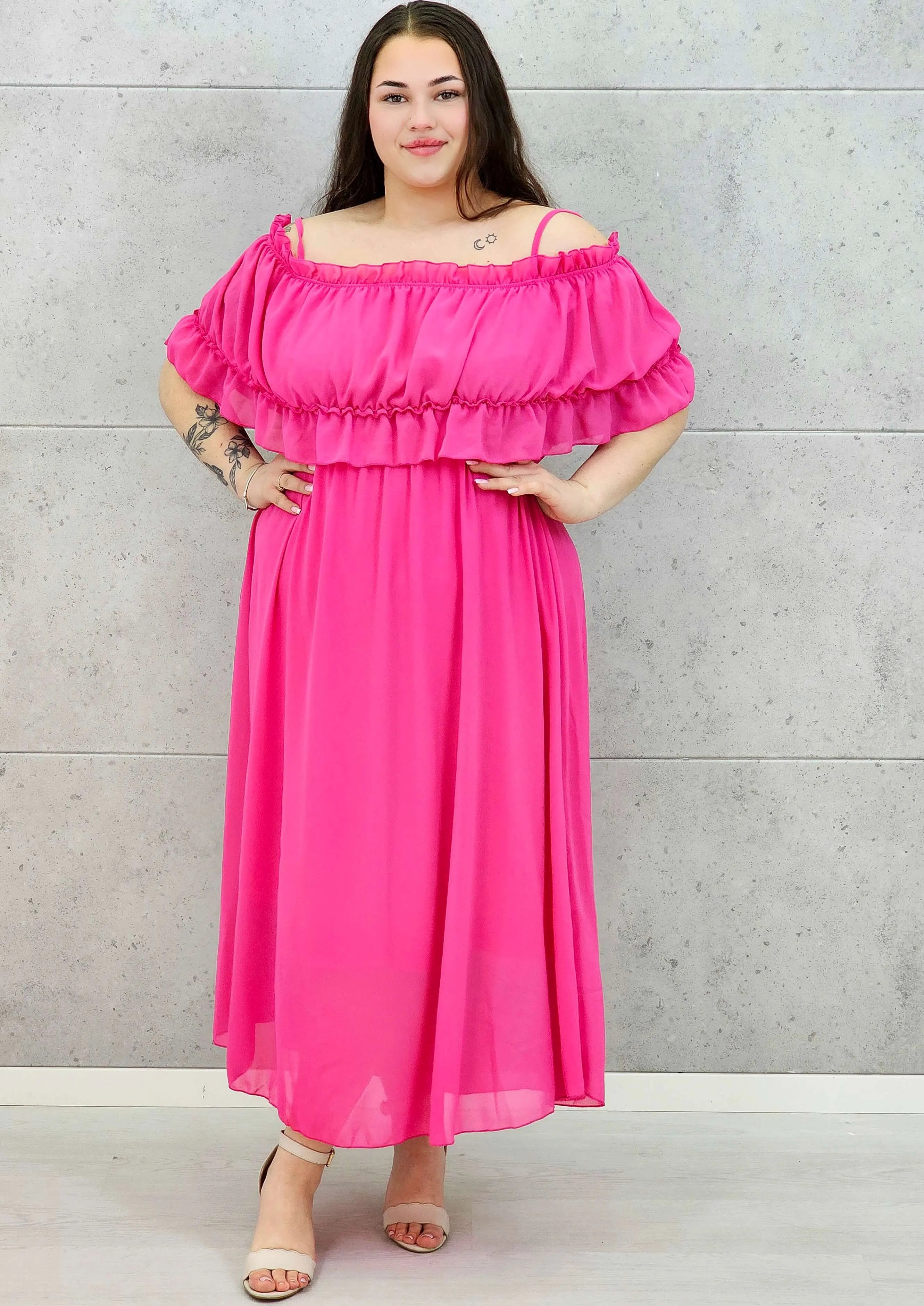 Sukienka plus size midi z falbaną i ramiączkami Stylowa XL