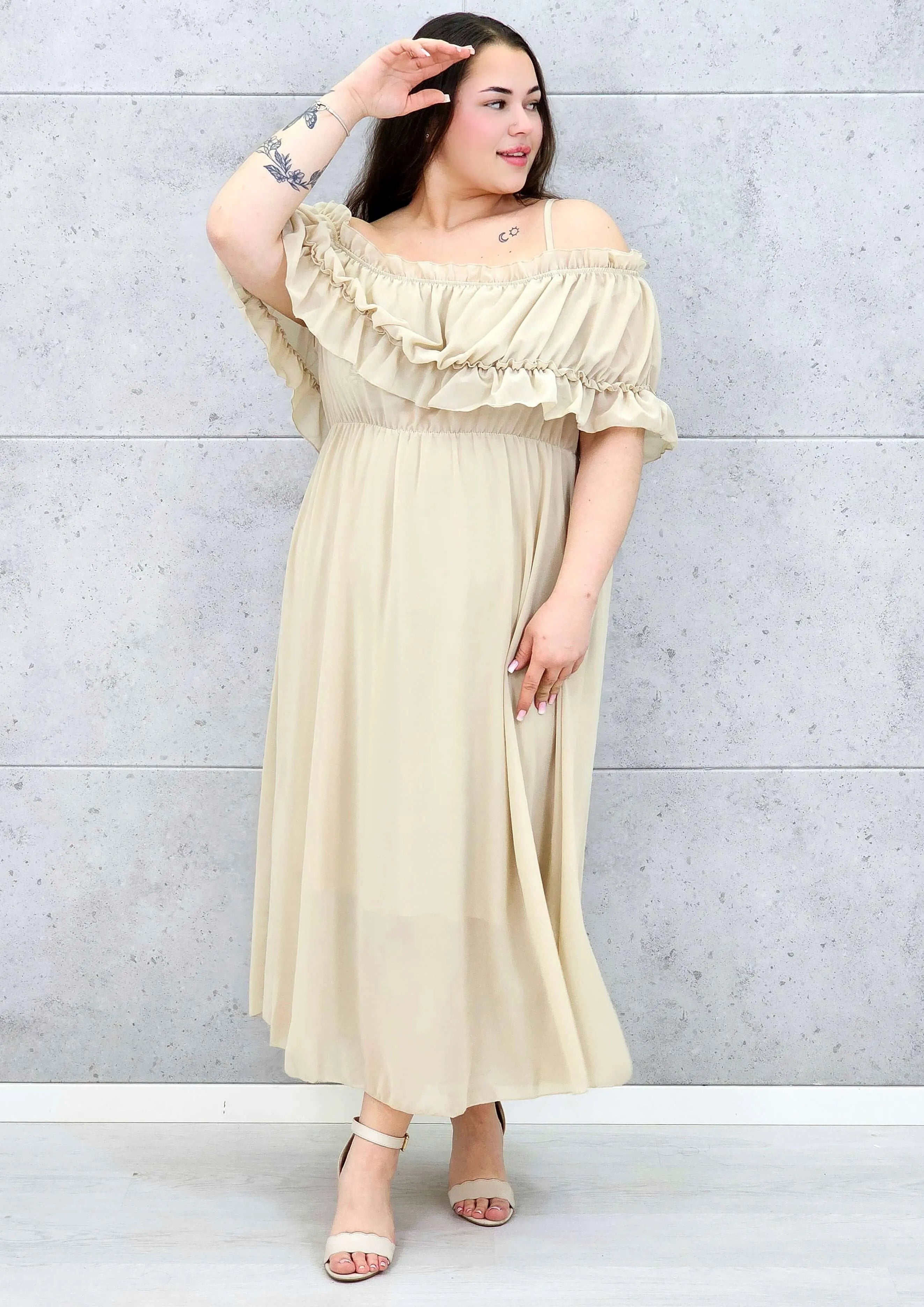 Sukienka plus size midi z falbaną i ramiączkami Stylowa XL