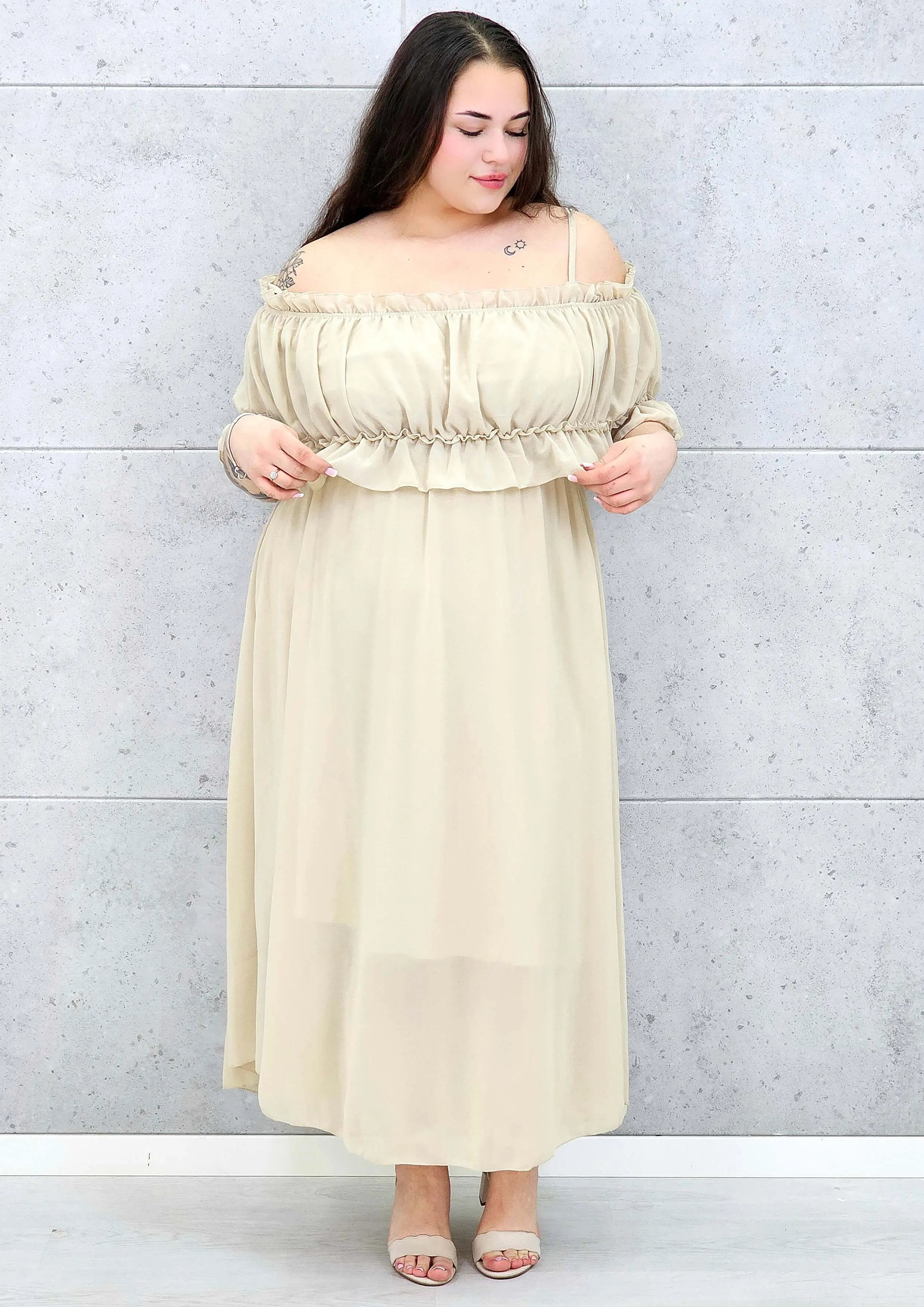 Sukienka plus size midi z falbaną i ramiączkami Stylowa XL