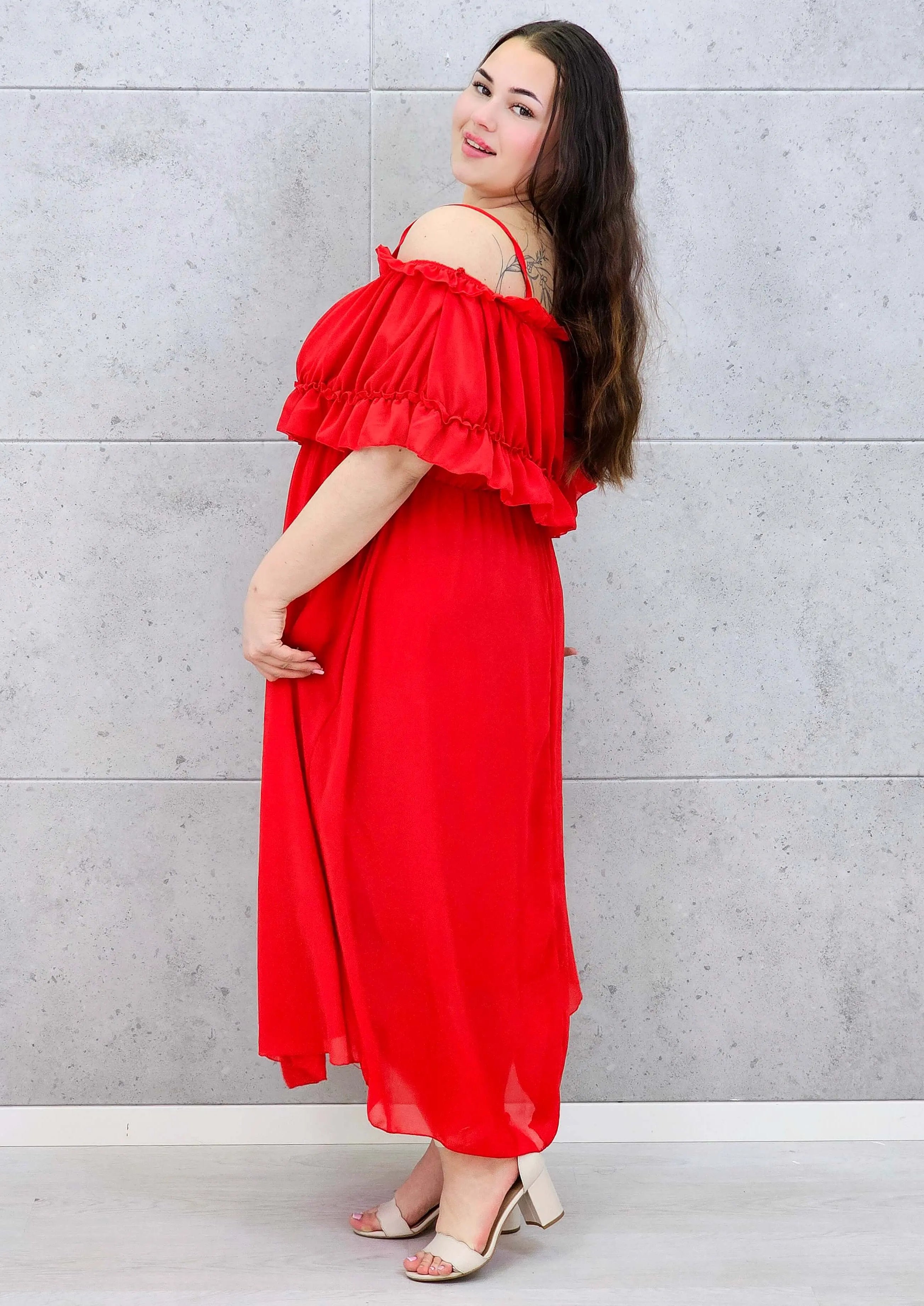 Sukienka plus size midi z falbaną i ramiączkami Stylowa XL