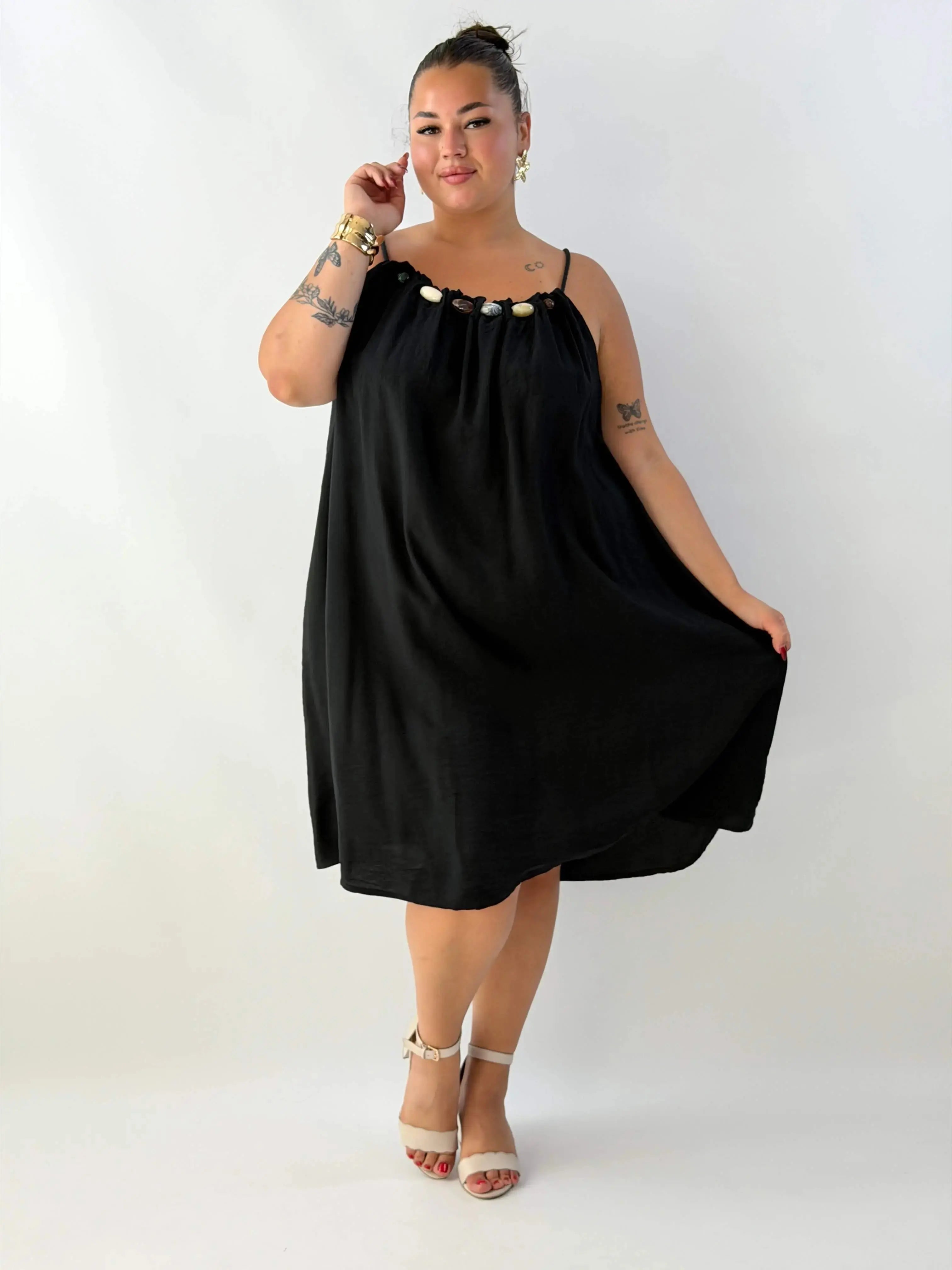 Sukienka plus size na ramiączkach z ozdobnym dekoltem – letnia sukienka damska XXL Stylowa XL