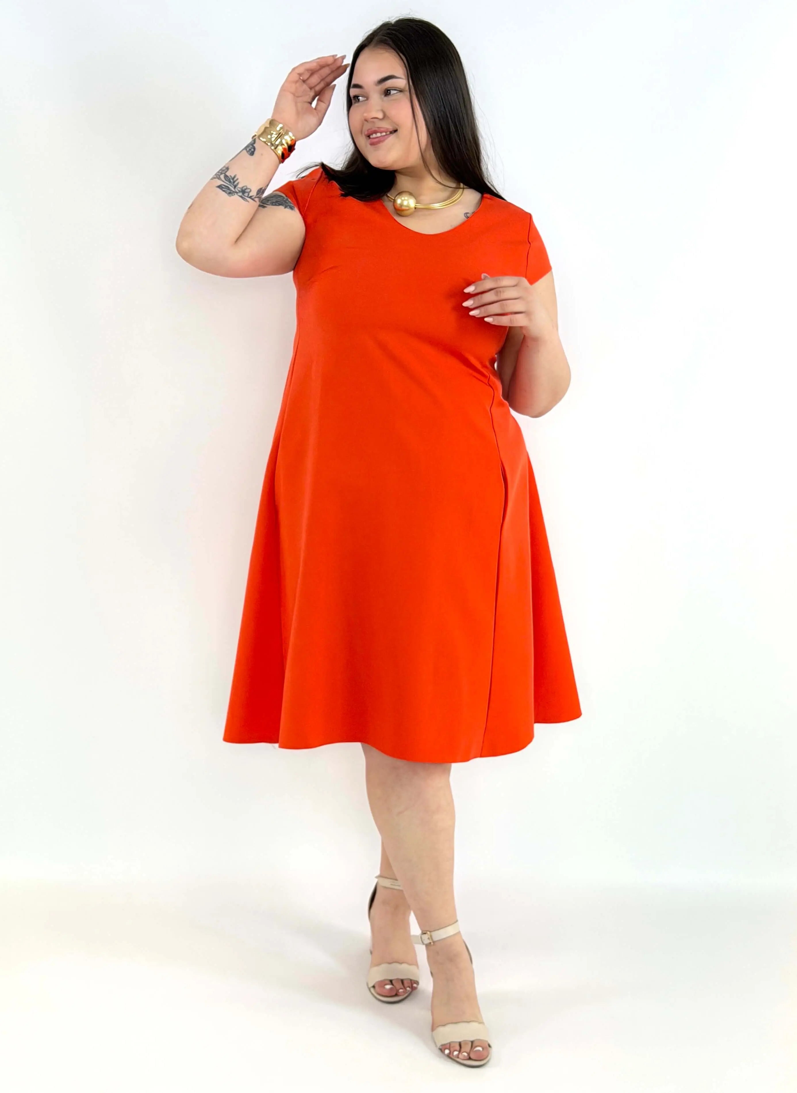 Sukienka plus size rozkloszowana – elegancka sukienka XXL na wiosnę i lato Stylowa XL