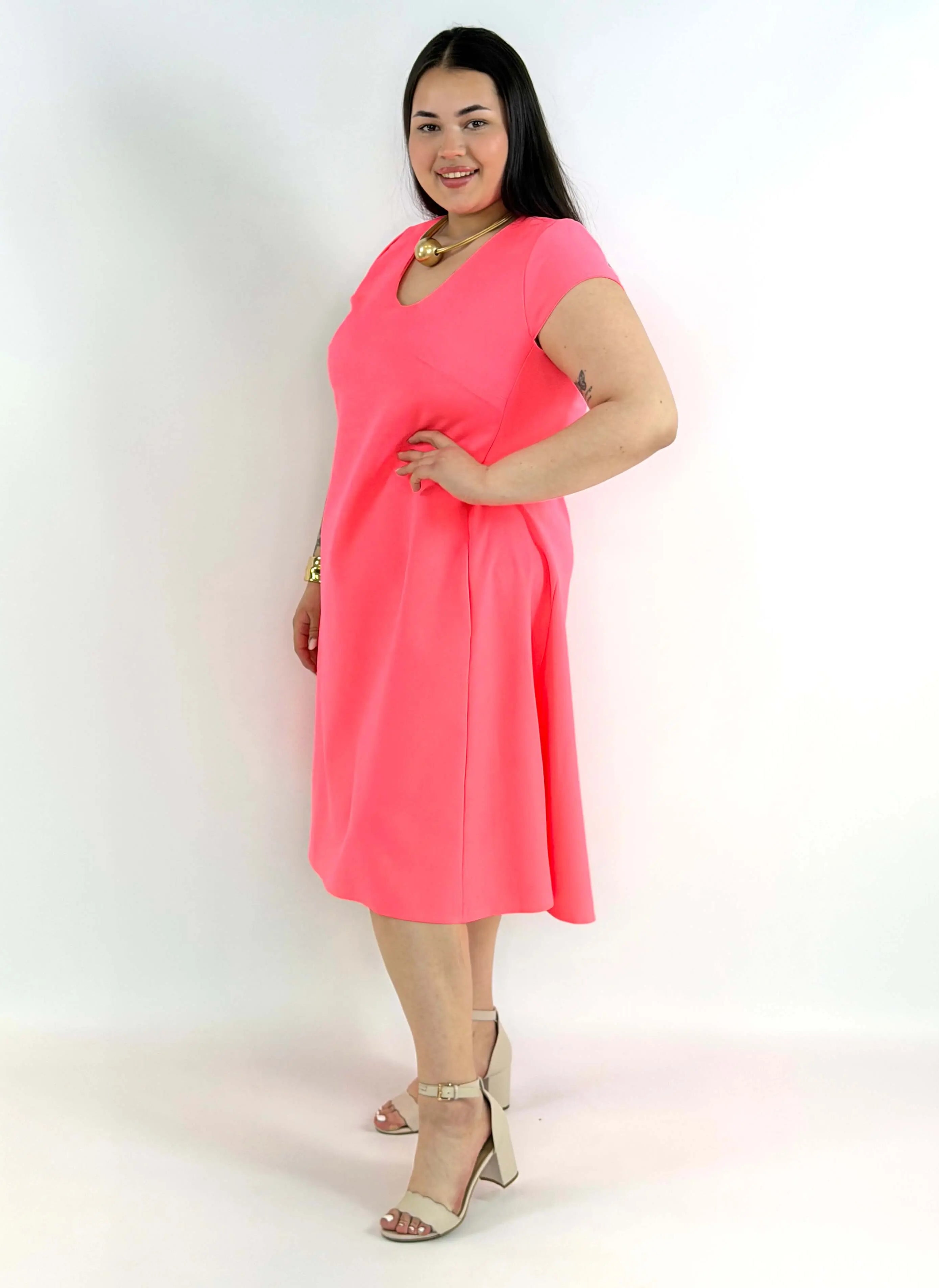 Sukienka plus size rozkloszowana – elegancka sukienka XXL na wiosnę i lato Stylowa XL