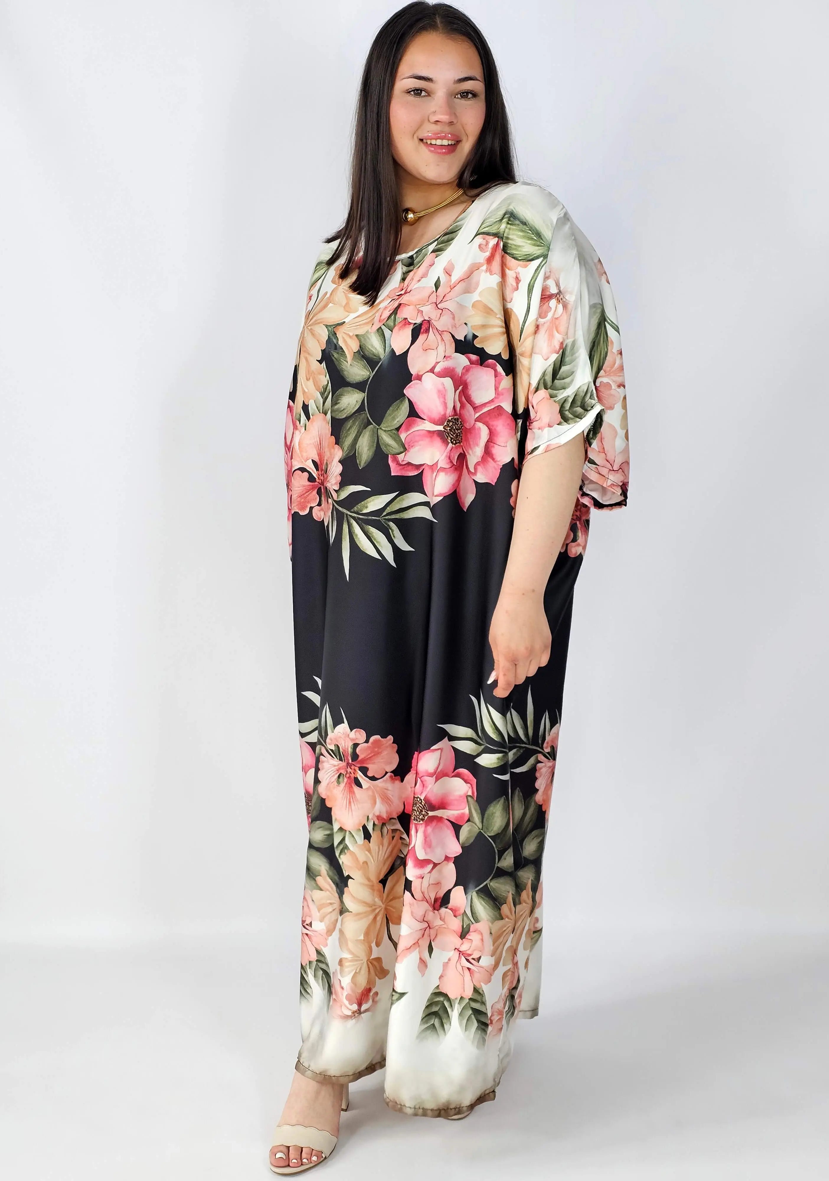 Sukienka plus size satynowa – elegancka sukienka XXL z połyskiem Stylowa XL