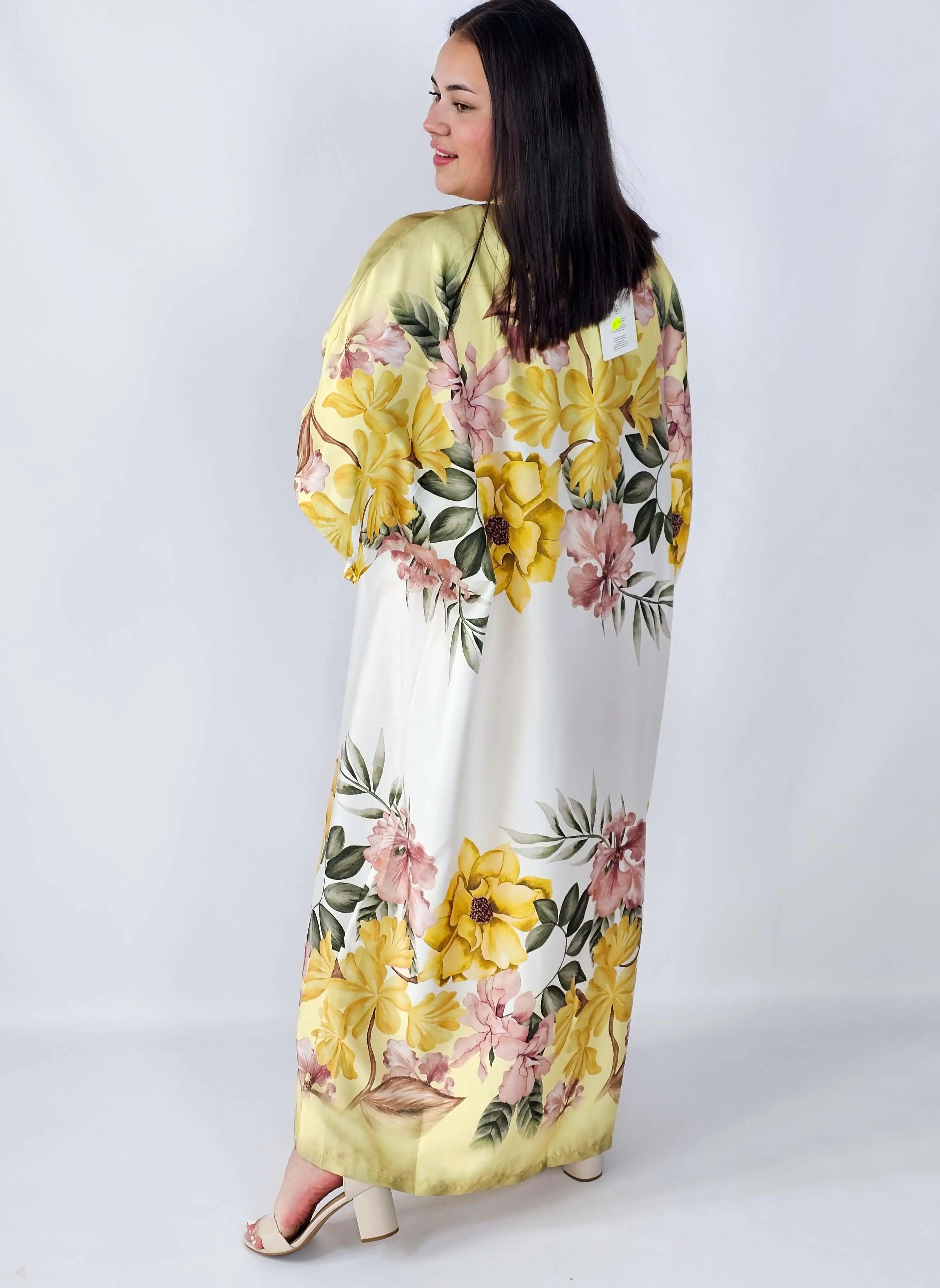 Sukienka plus size satynowa – elegancka sukienka XXL z połyskiem Stylowa XL