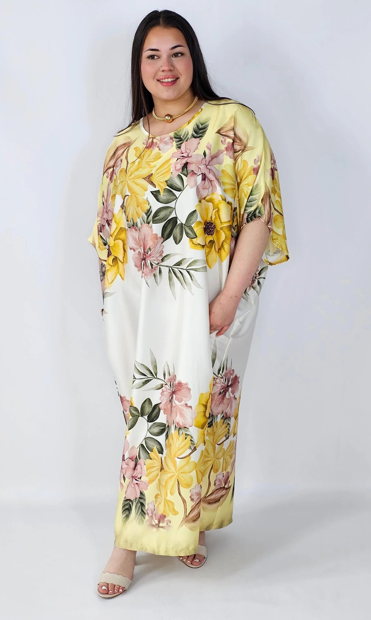 Sukienka plus size satynowa – elegancka sukienka XXL z połyskiem Stylowa XL