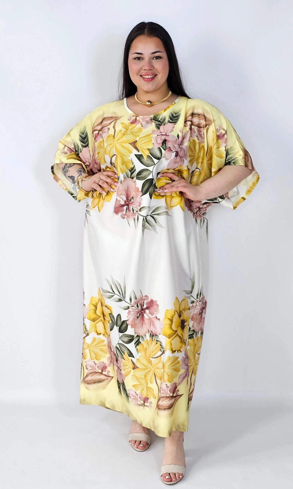 Sukienka plus size satynowa – elegancka sukienka XXL z połyskiem Stylowa XL