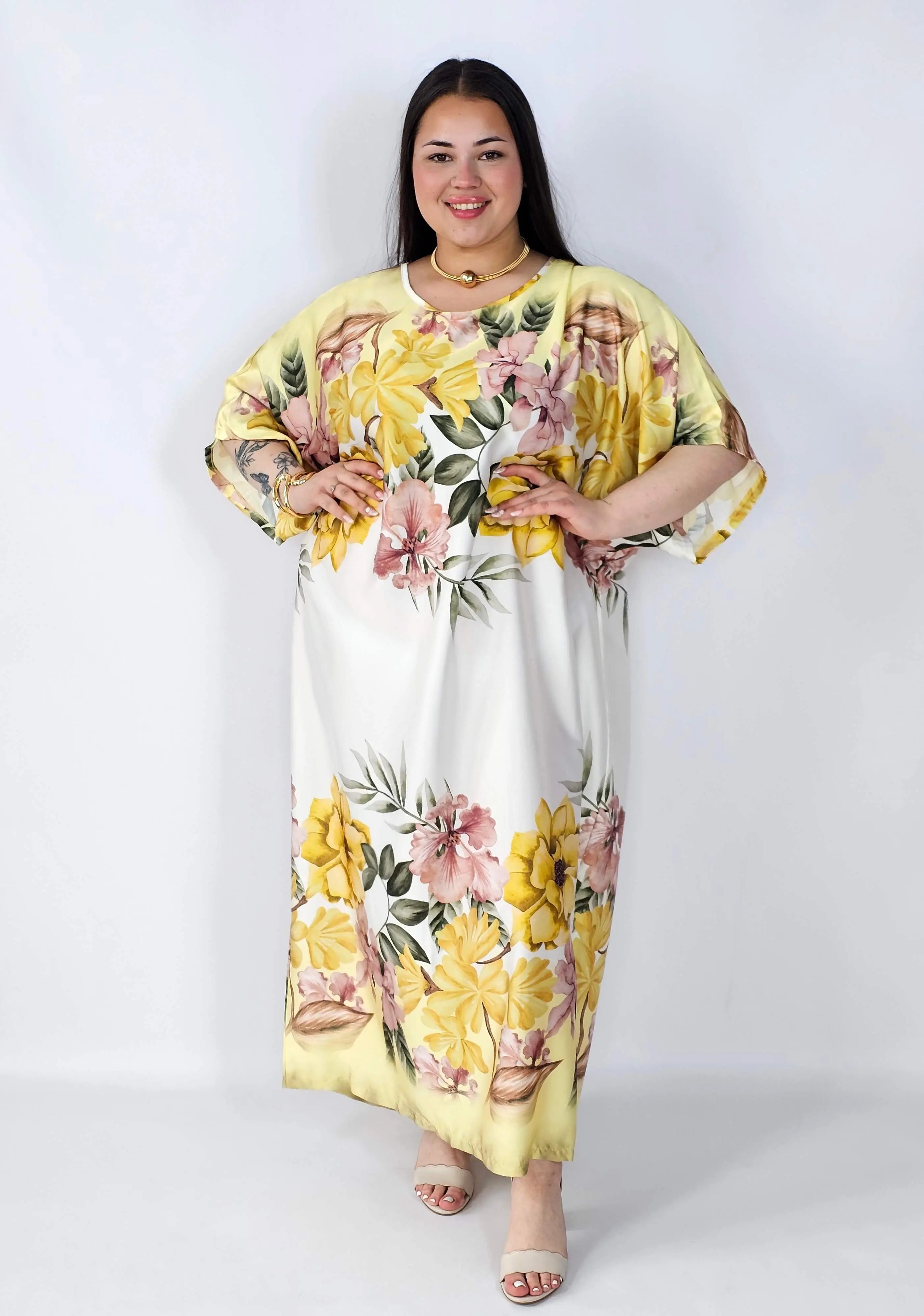 Sukienka plus size satynowa – elegancka sukienka XXL z połyskiem Stylowa XL