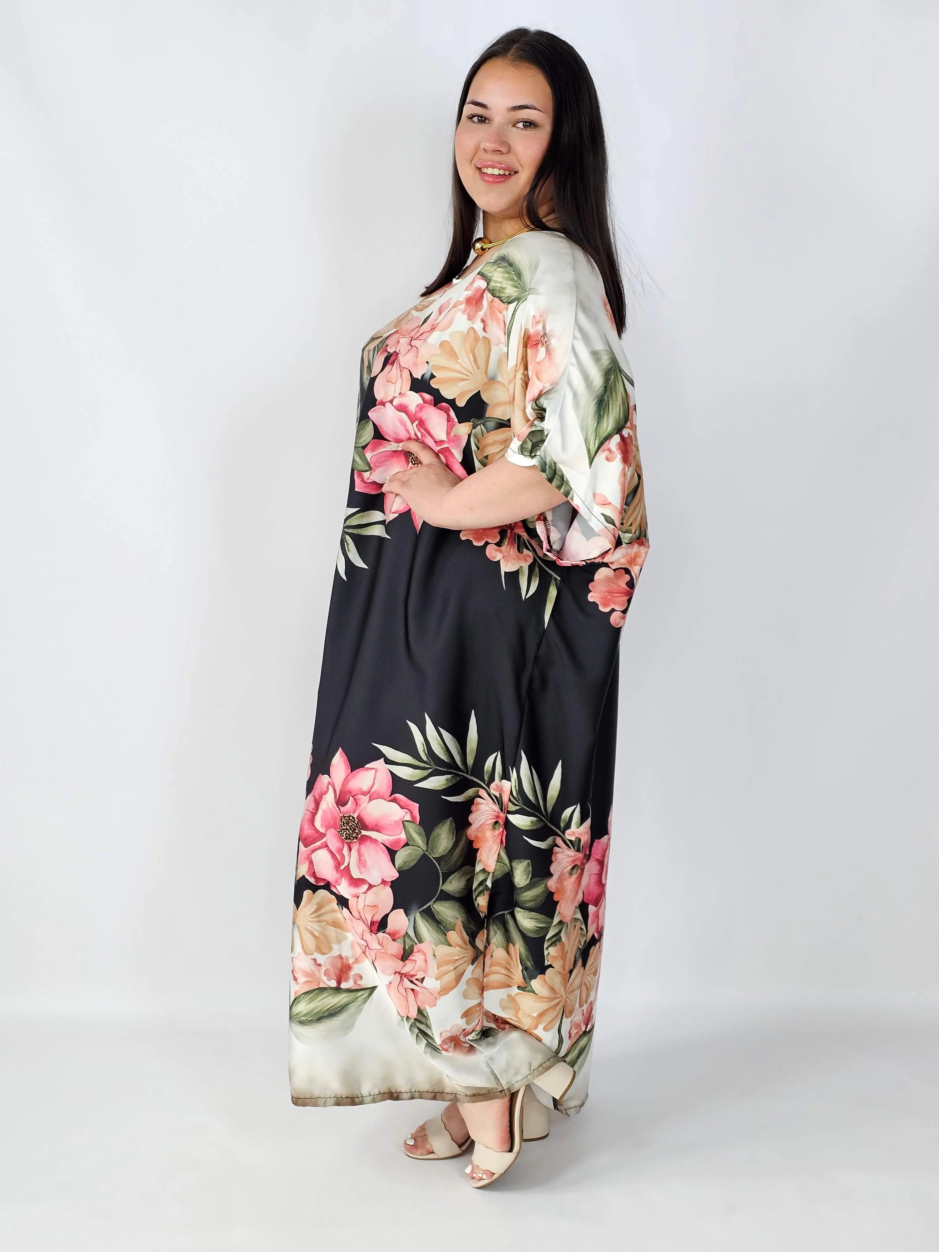 Sukienka plus size satynowa – elegancka sukienka XXL z połyskiem Stylowa XL