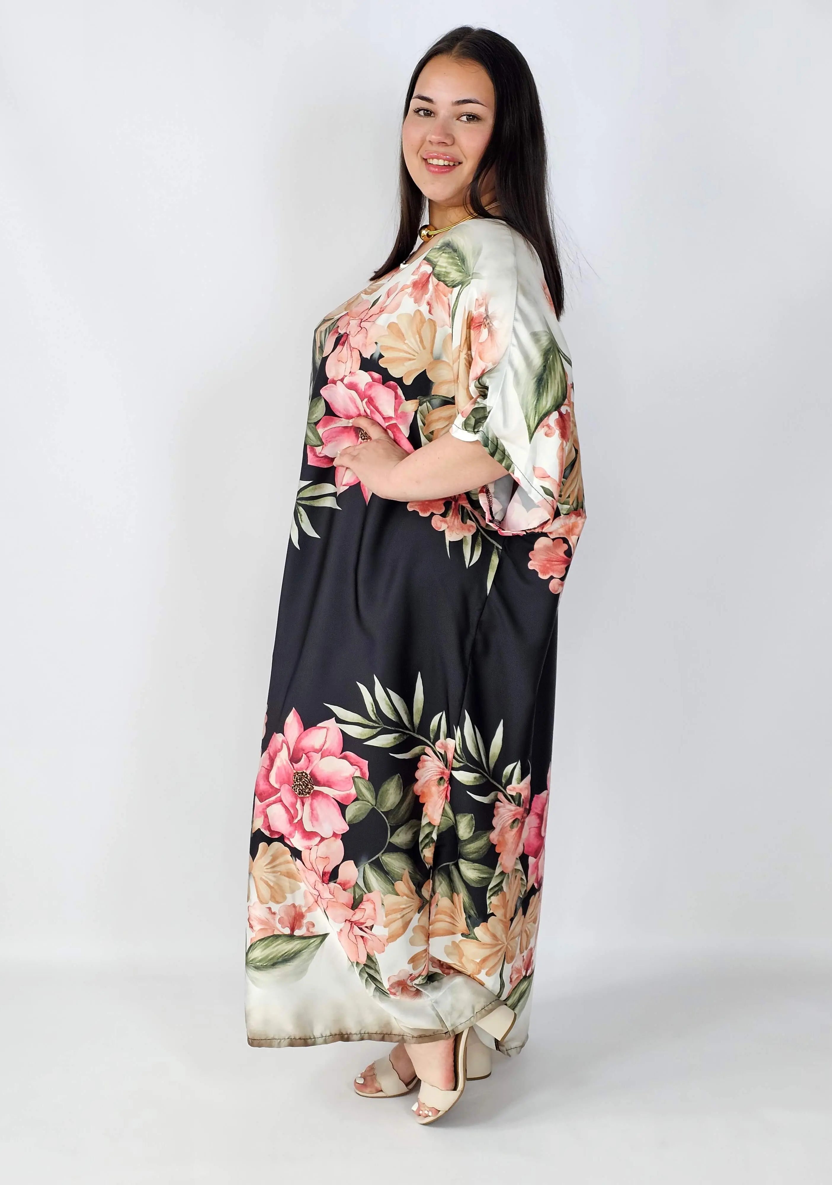 Sukienka plus size satynowa – elegancka sukienka XXL z połyskiem Stylowa XL