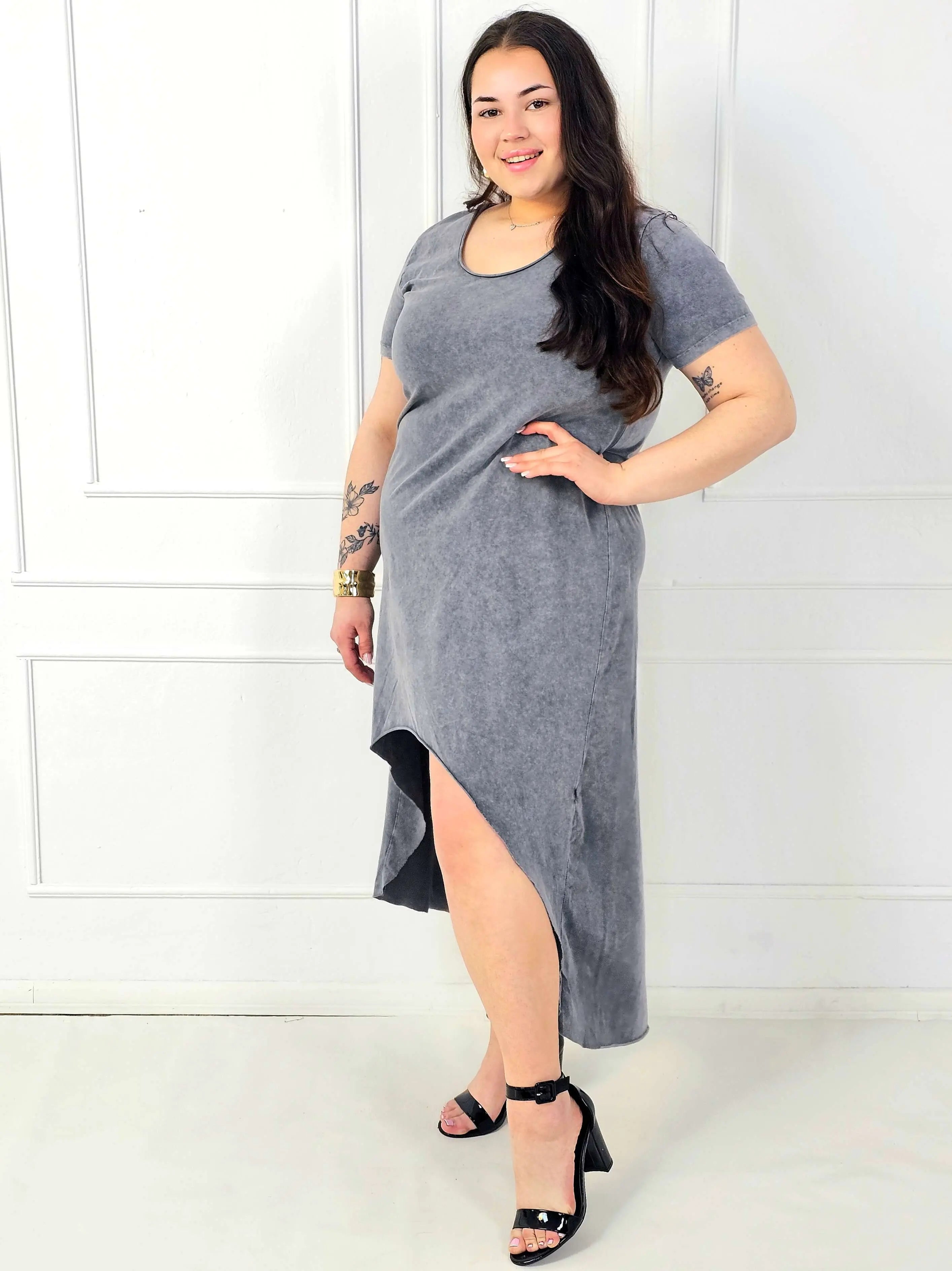 Sukienka plus size -sukienka midi z krótkim rękawem i asymetrycznym dołem Stylowa XL