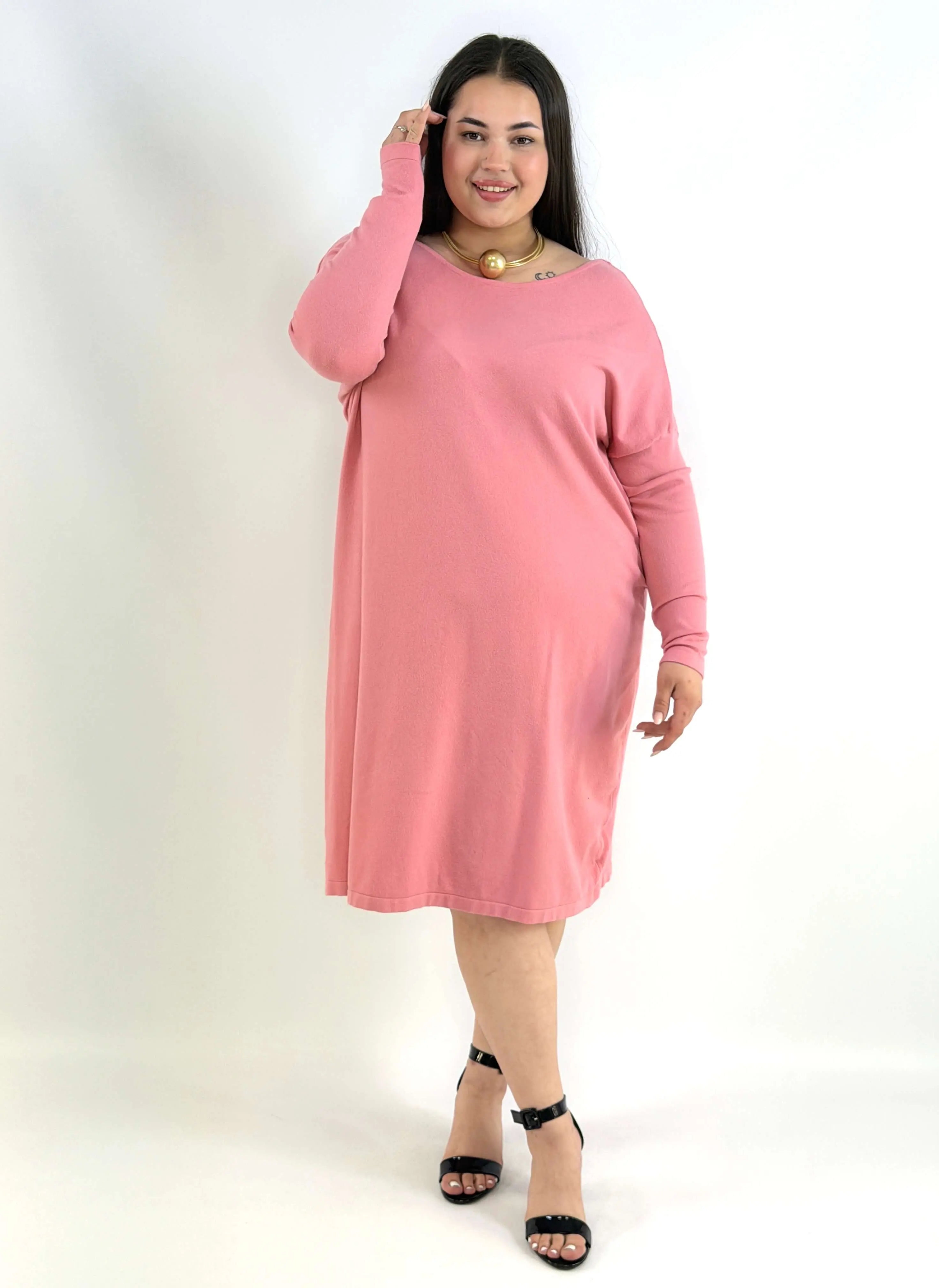 Sukienka plus size sweterkowa różowa – wygodna sukienka XXL na co dzień Stylowa XL
