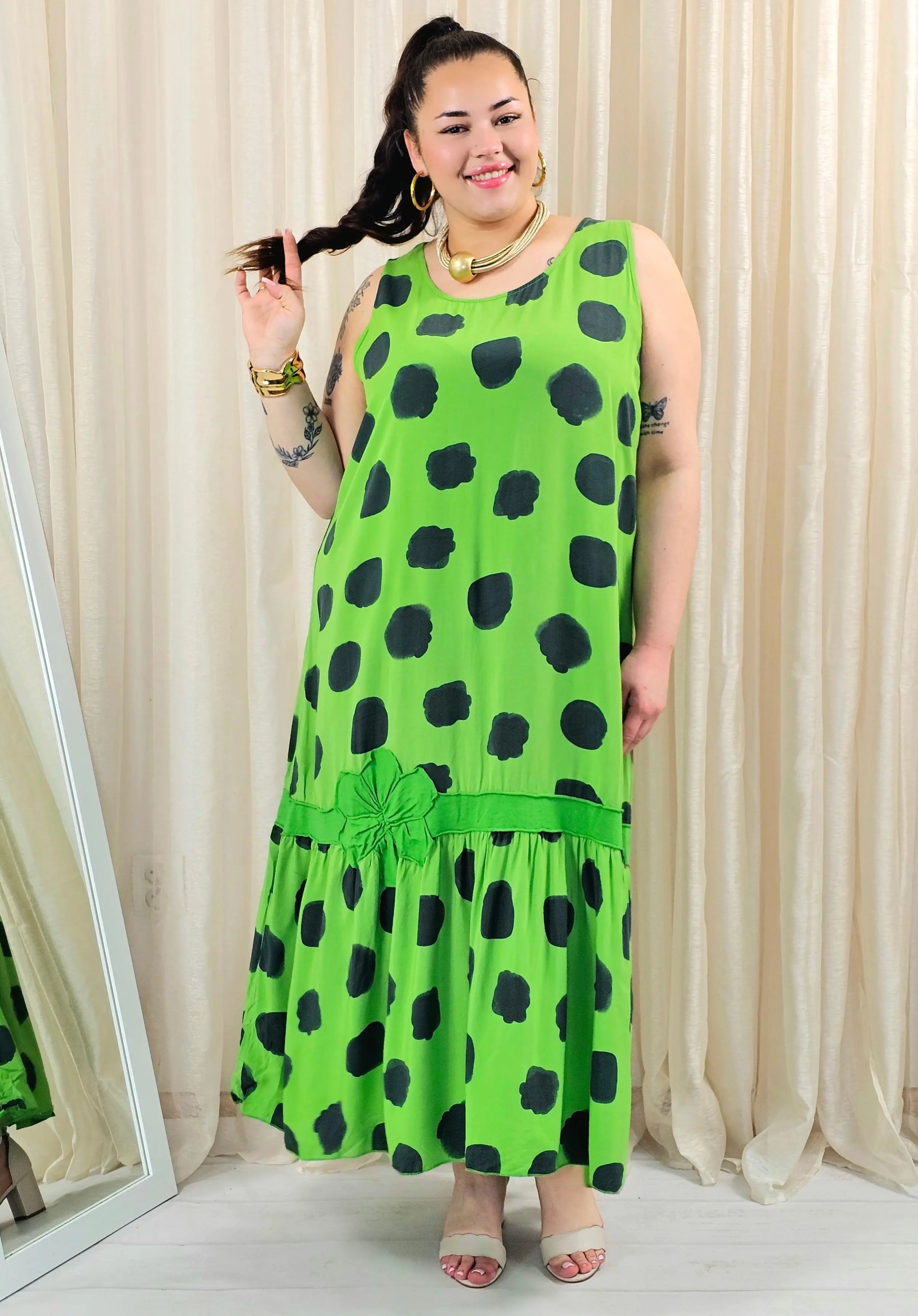 Sukienka plus size w grochy z falbaną – luźna sukienka damska XXL Stylowa XL