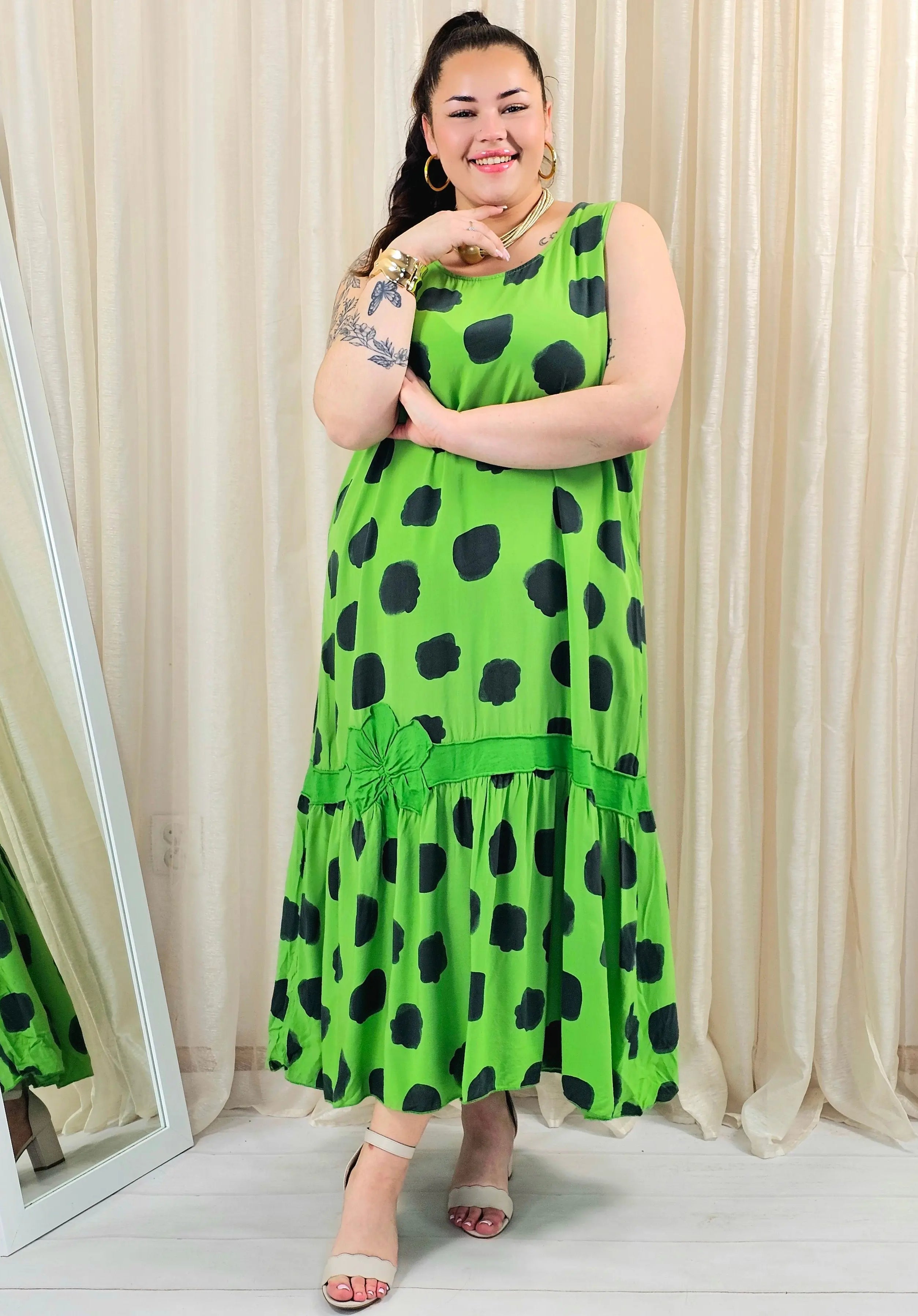 Sukienka plus size w grochy z falbaną – luźna sukienka damska XXL Stylowa XL