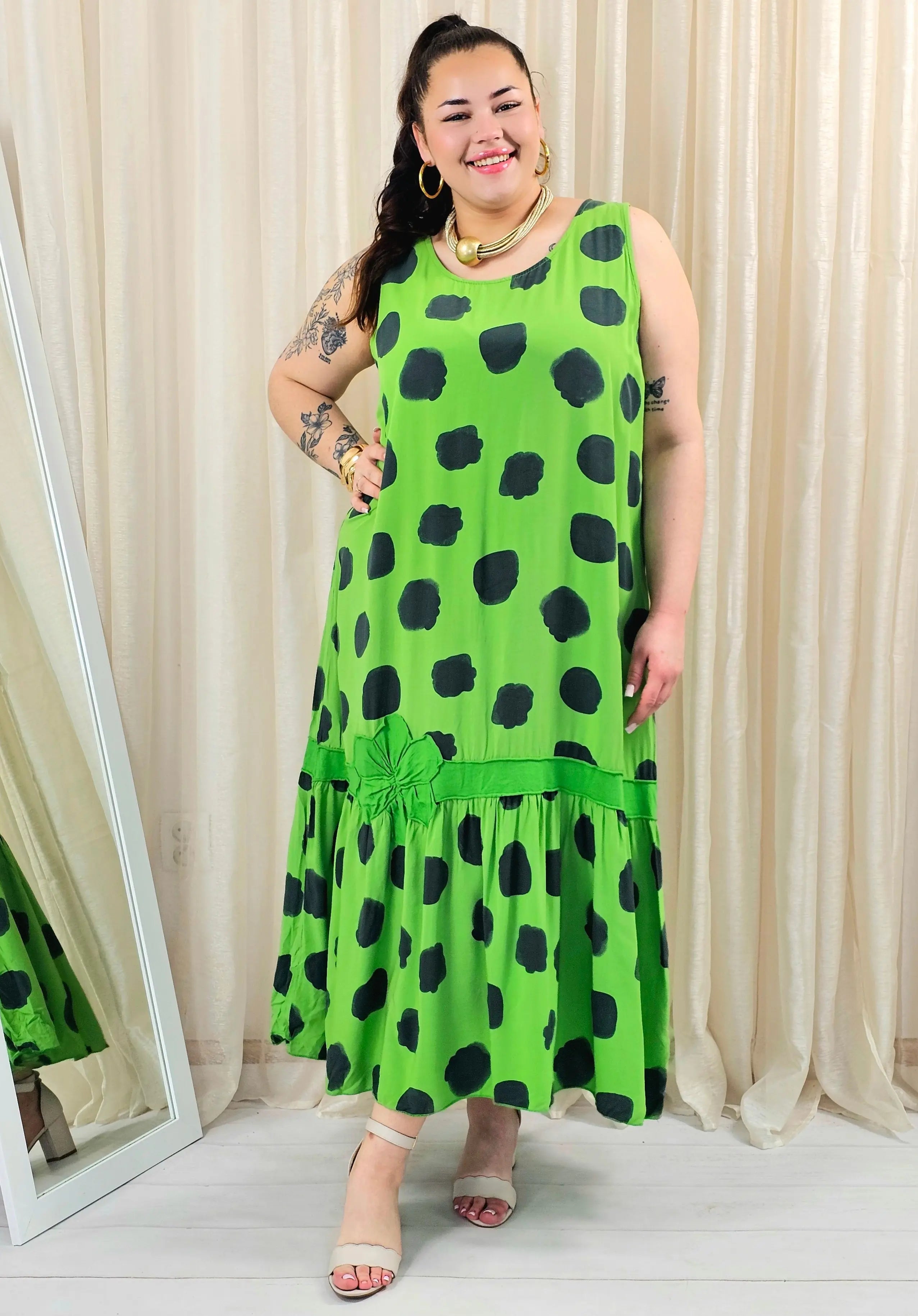 Sukienka plus size w grochy z falbaną – luźna sukienka damska XXL Stylowa XL