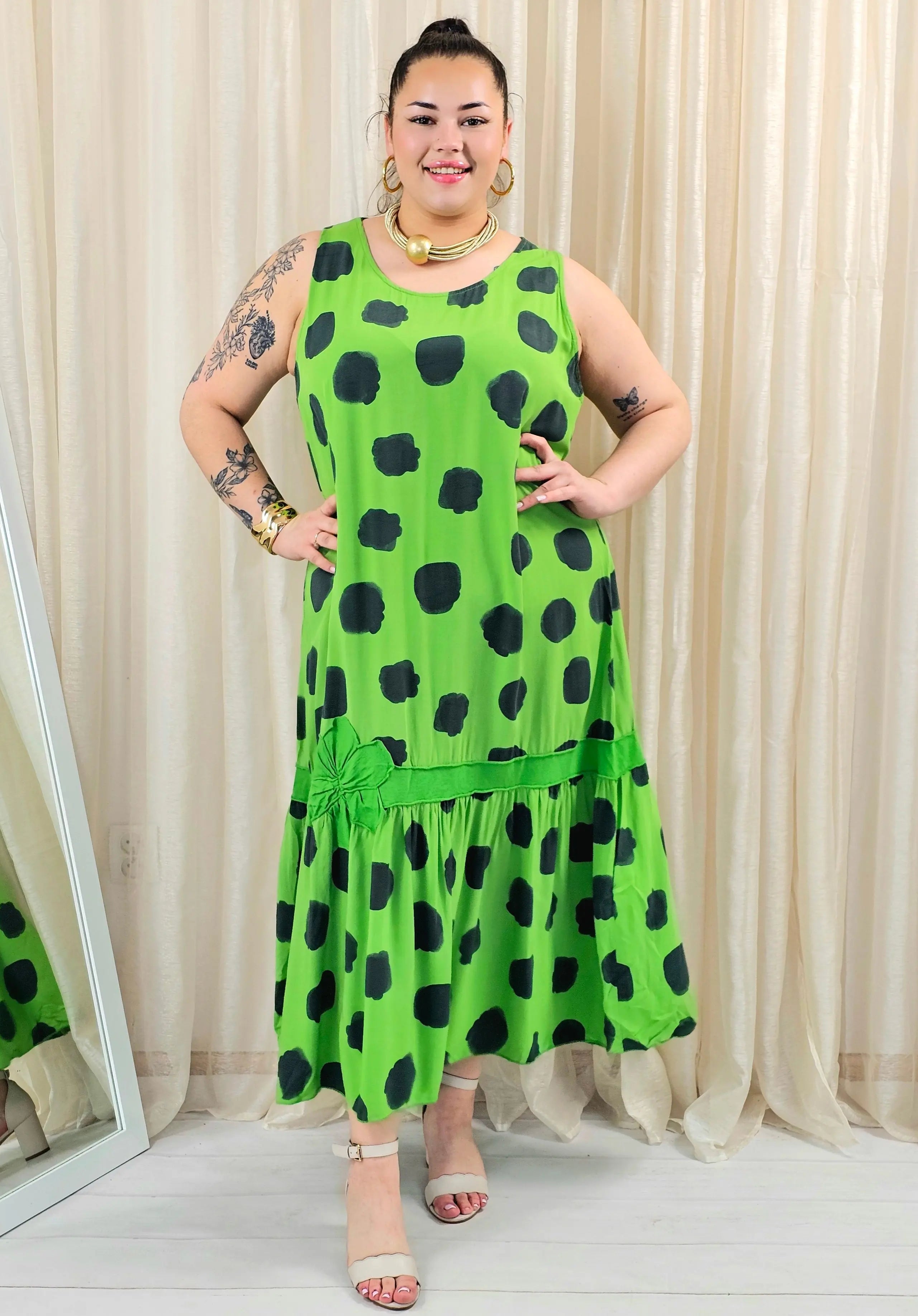 Sukienka plus size w grochy z falbaną – luźna sukienka damska XXL Stylowa XL
