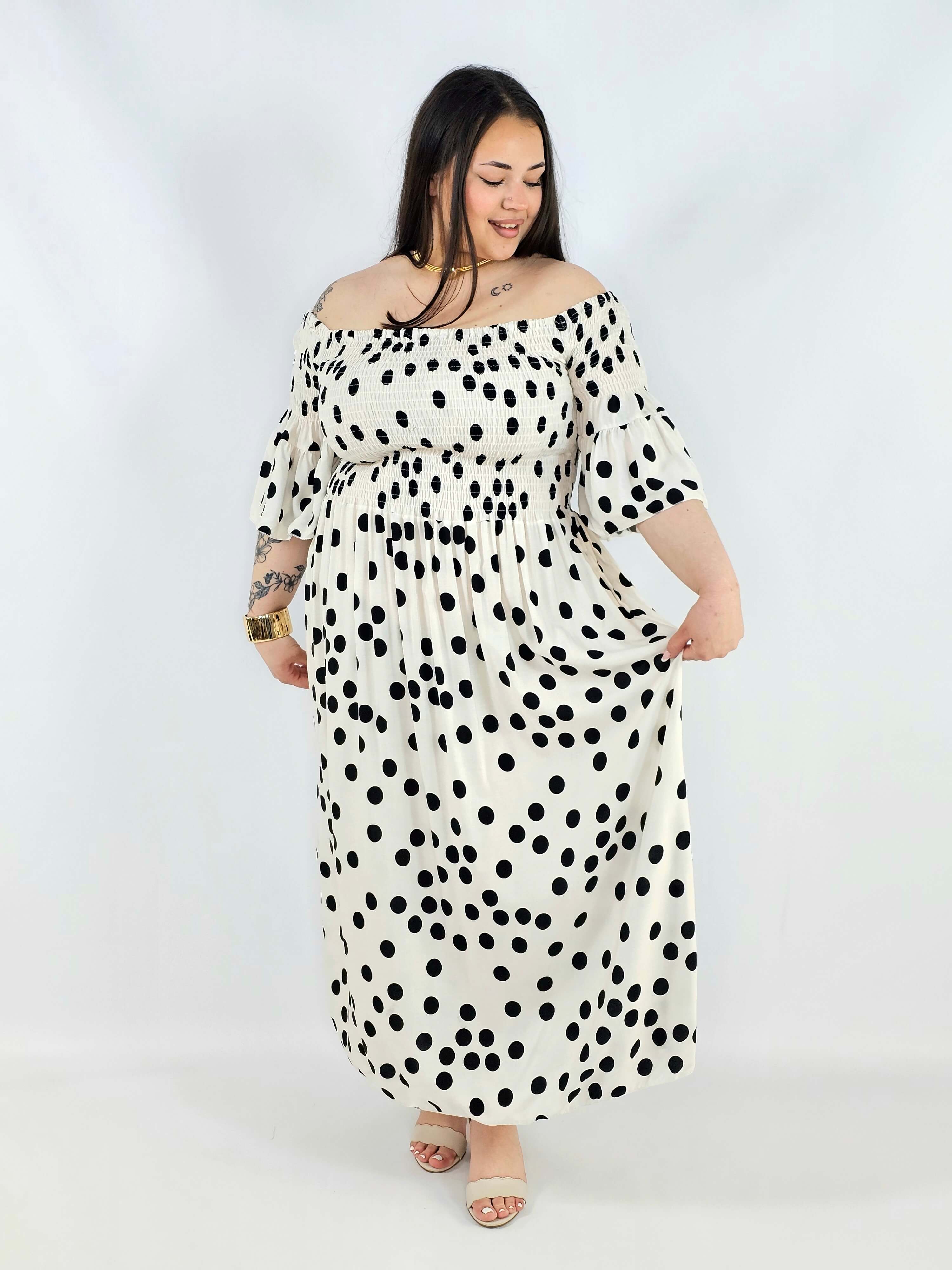 Sukienka plus size w groszki XXL – elegancka hiszpanka na komunię i wesele Stylowa XL