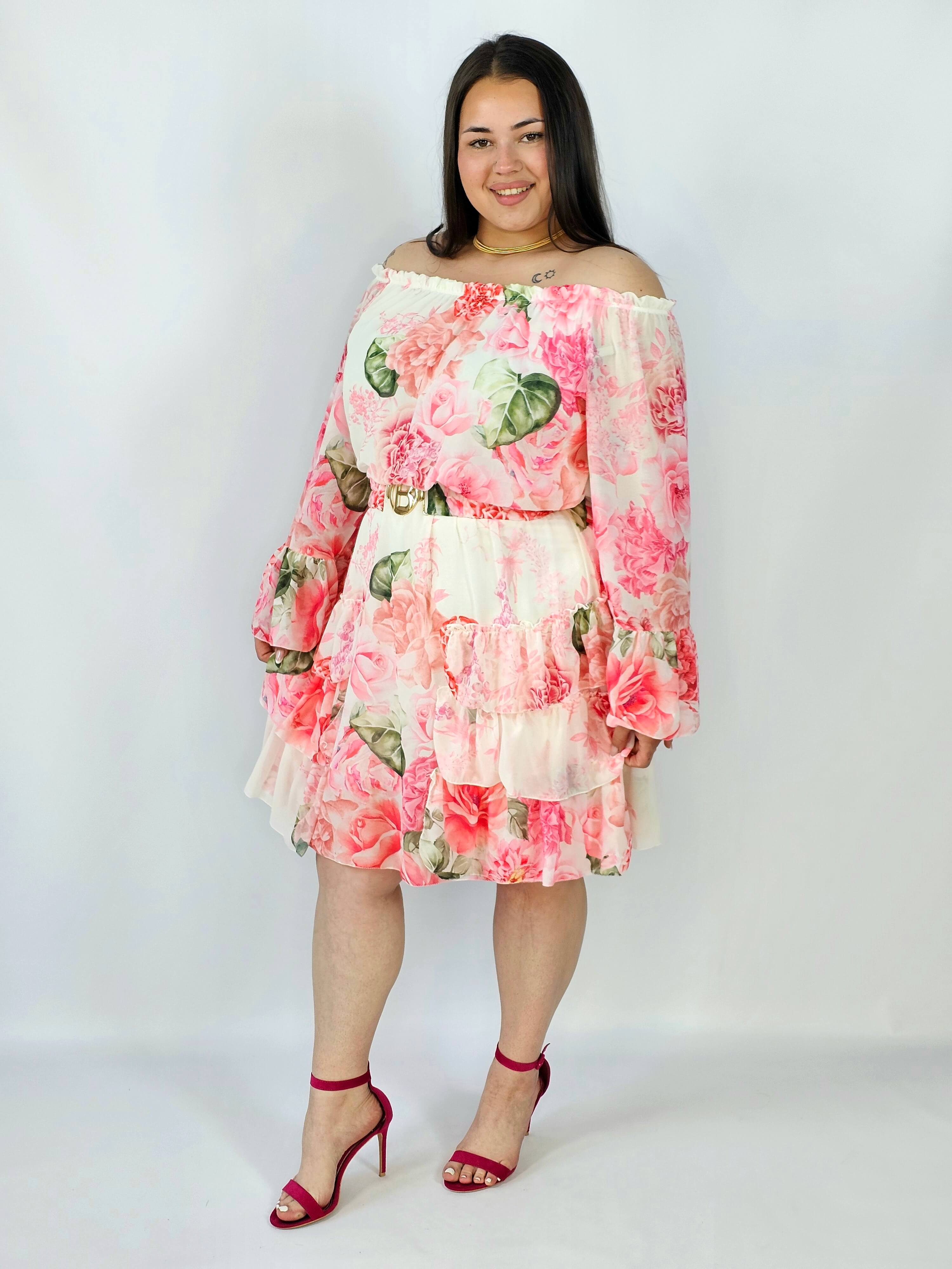 Sukienka plus size w kwiatowy wzór z falbaną – lekka i kobieca stylizacja XXL Stylowa XL